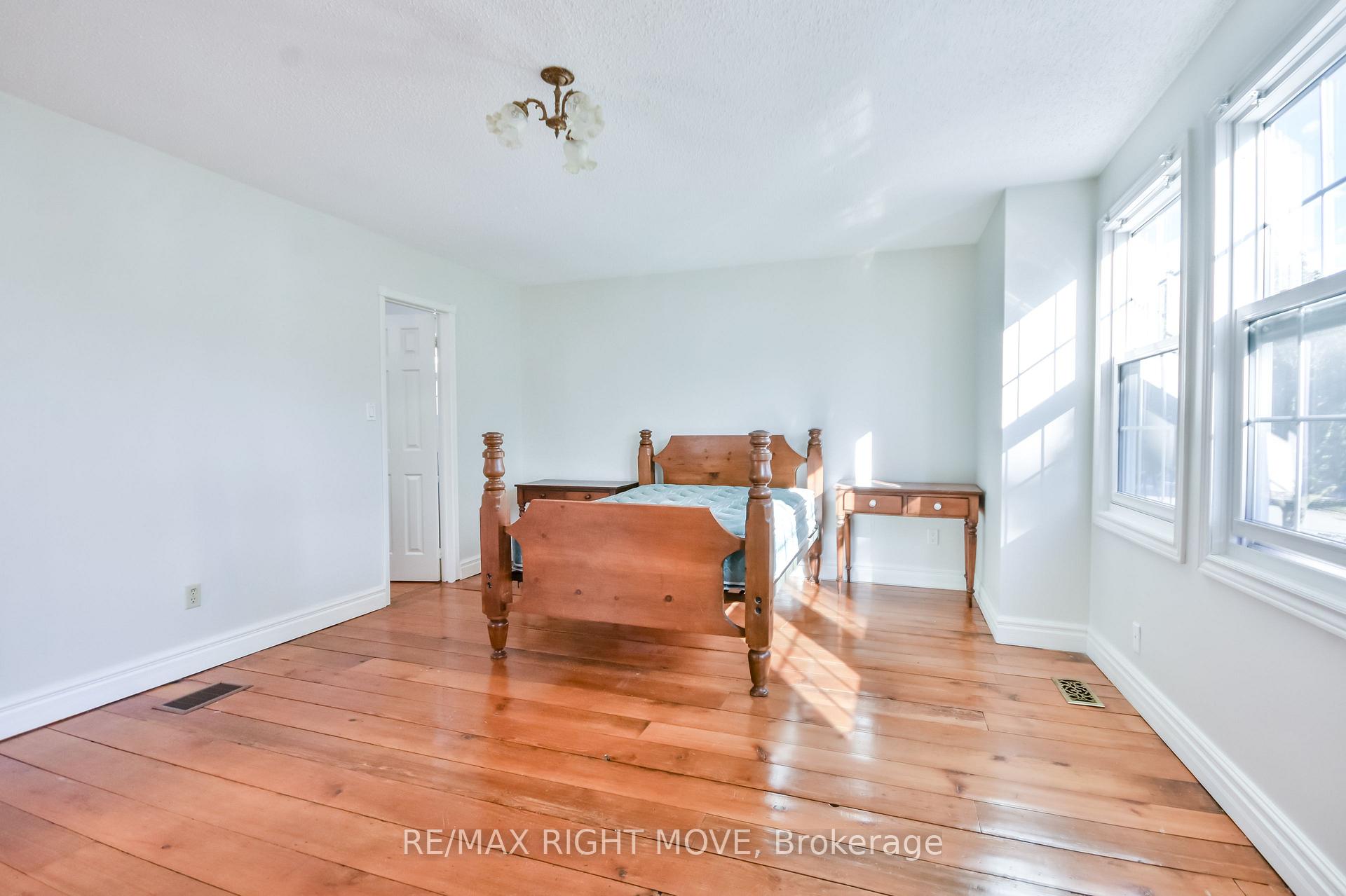 Photo 5 of 949 Linden Street, Innisfil, Alcona — HOMEH