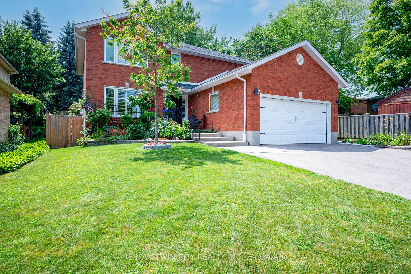 Photo 5 of 7 Chandos Drive, Kitchener — HOMEH