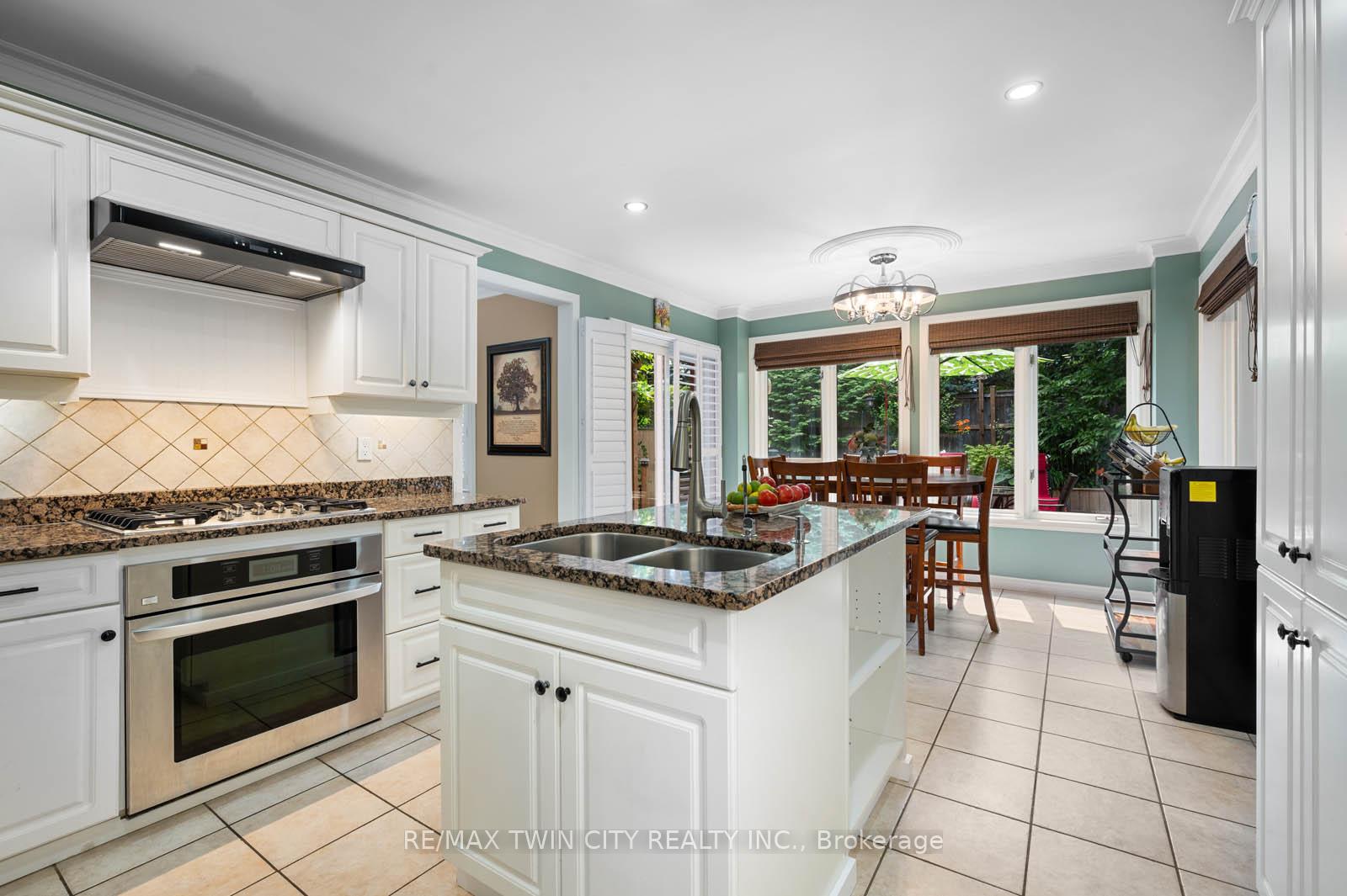 Photo 8 of 7 Chandos Drive, Kitchener — HOMEH
