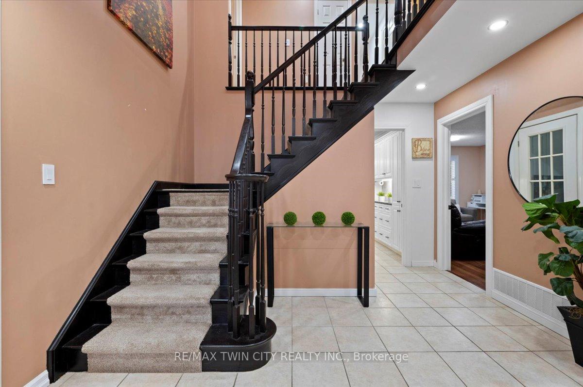 Photo 20 of 7 Chandos Drive, Kitchener — HOMEH