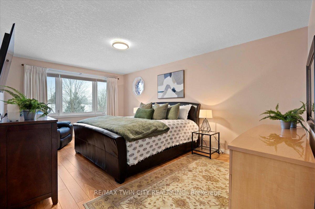 Photo 21 of 7 Chandos Drive, Kitchener — HOMEH