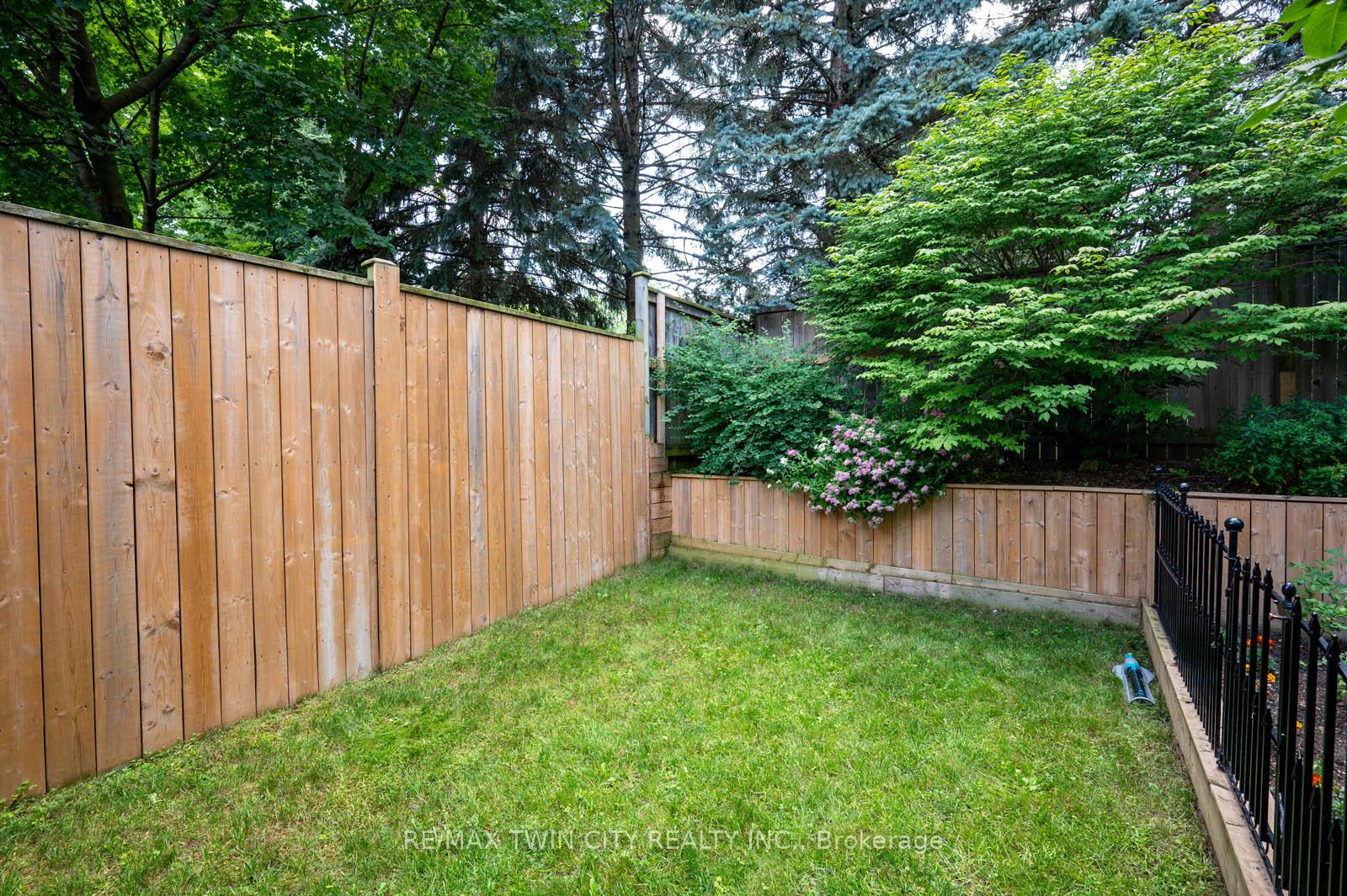 Photo 33 of 7 Chandos Drive, Kitchener — HOMEH