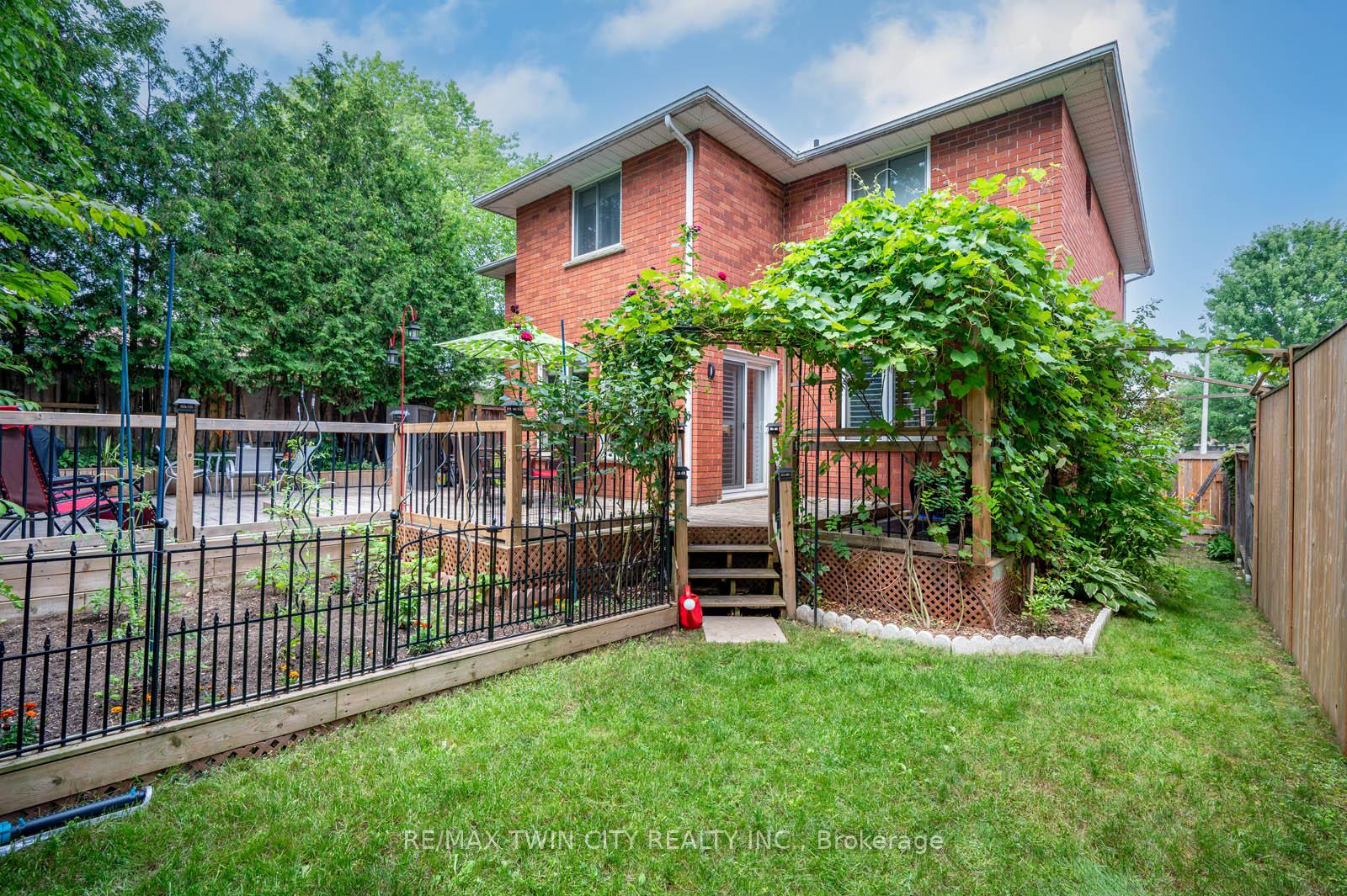 Photo 34 of 7 Chandos Drive, Kitchener — HOMEH