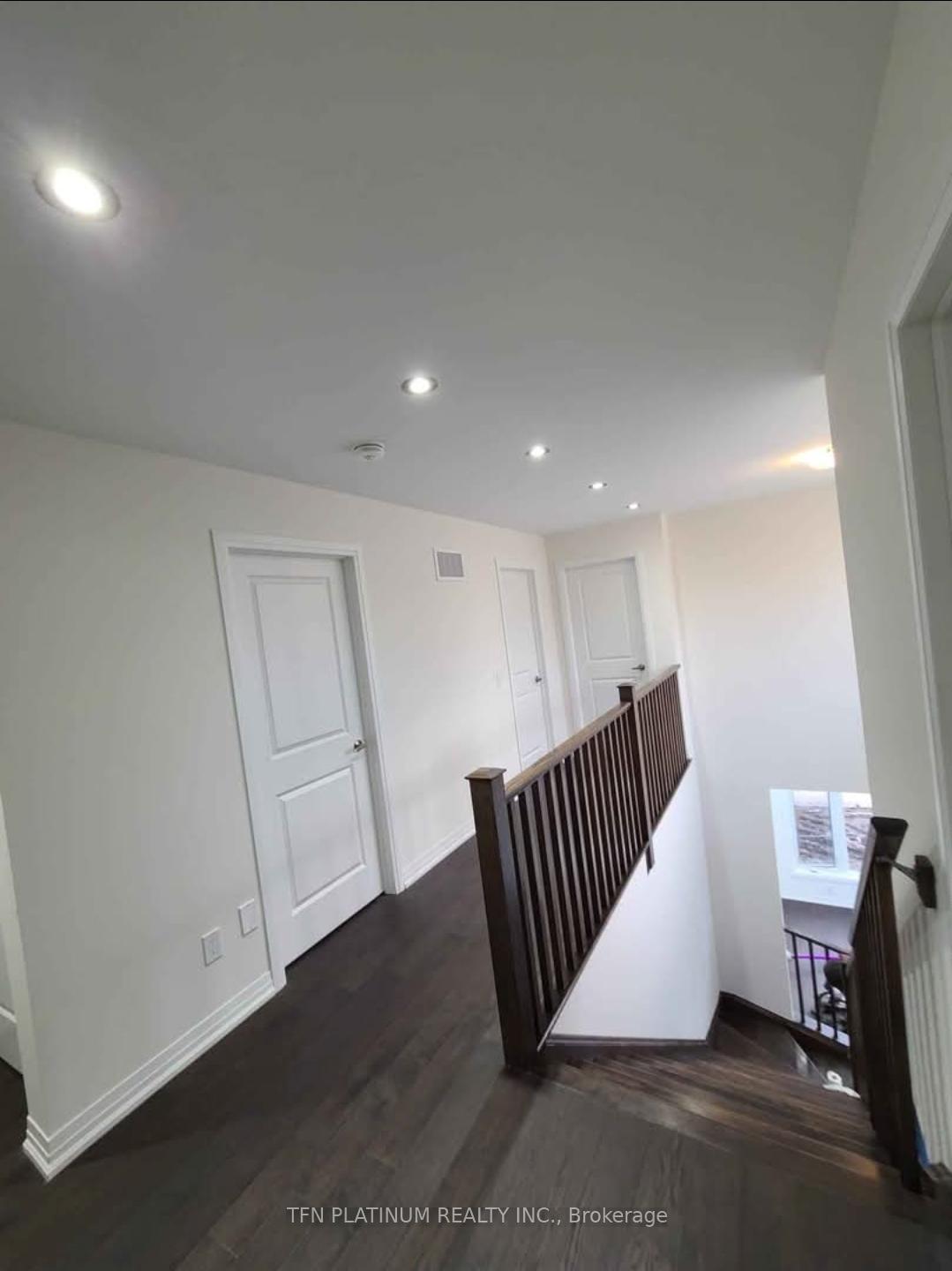 Photo 7 of 144 Fairey Crescent, Hamilton, Mount Hope — HOMEH