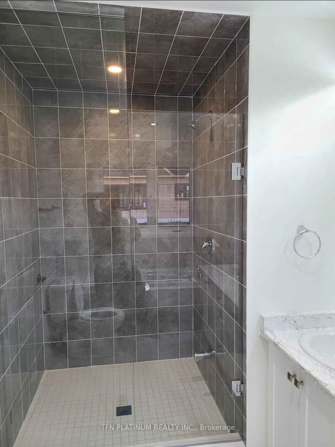 Photo 16 of 144 Fairey Crescent, Hamilton, Mount Hope — HOMEH