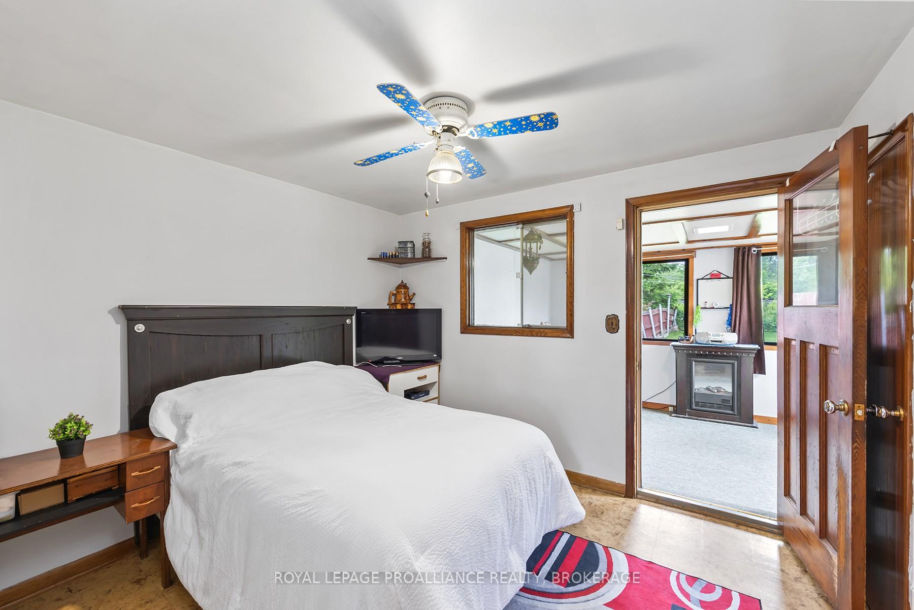 Photo 13 of 50 Morden Crescent, Loyalist, Amherstview — HOMEH