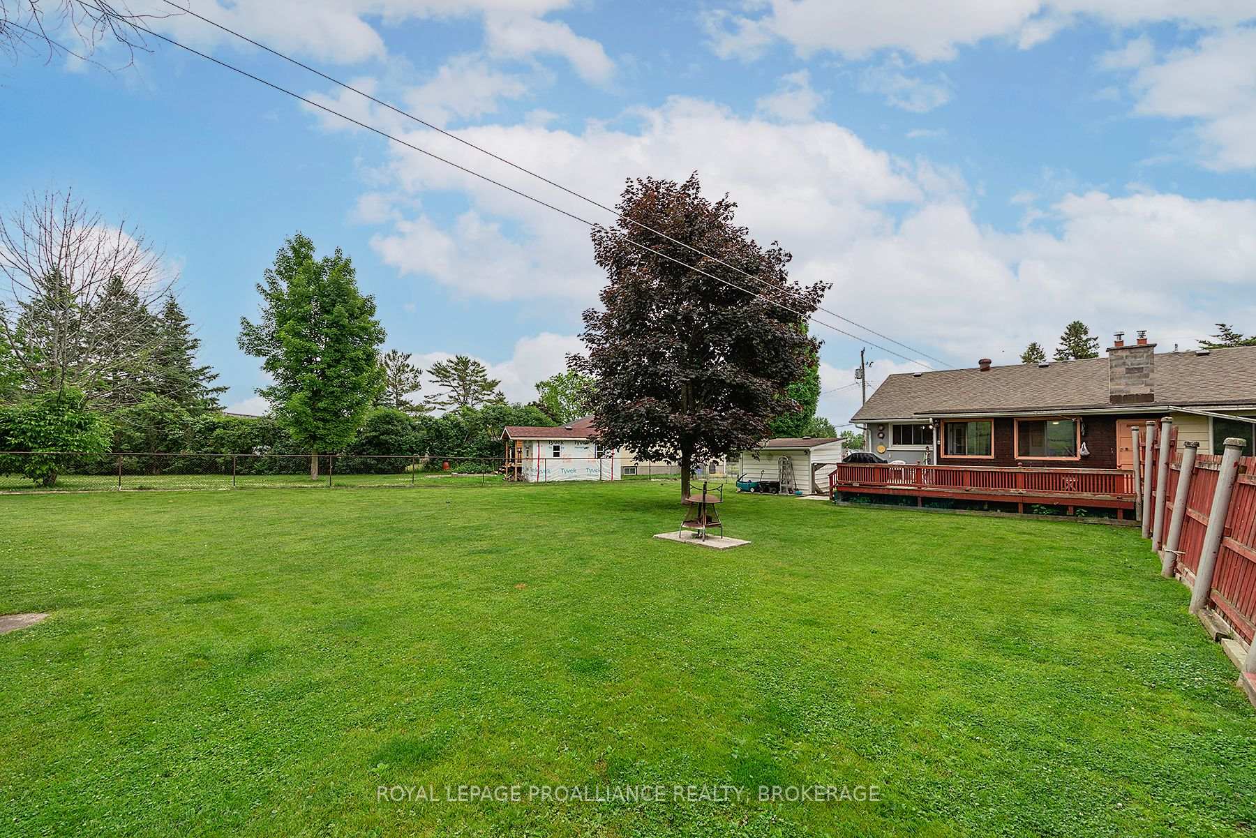 Photo 24 of 50 Morden Crescent, Loyalist, Amherstview — HOMEH
