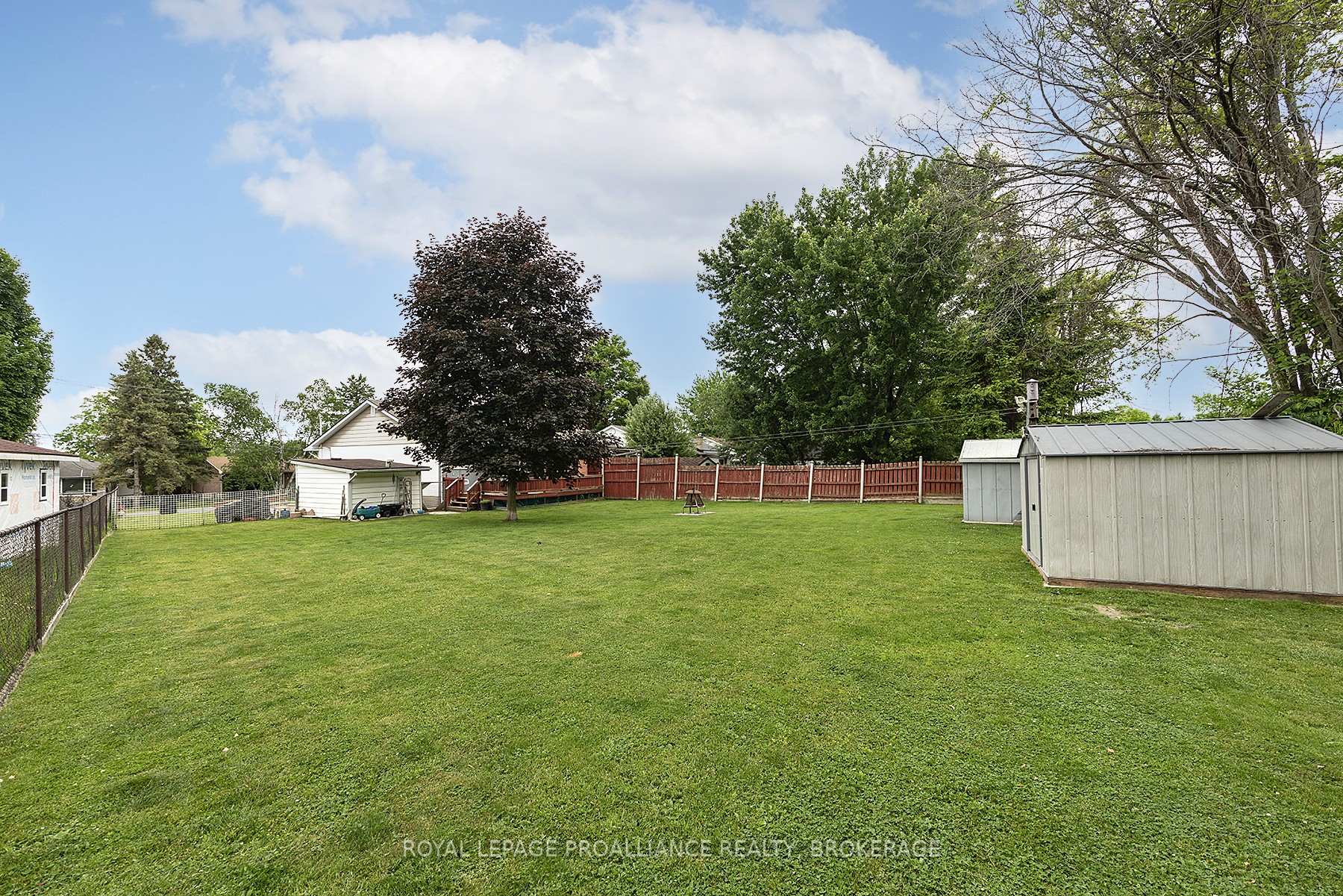 Photo 26 of 50 Morden Crescent, Loyalist, Amherstview — HOMEH