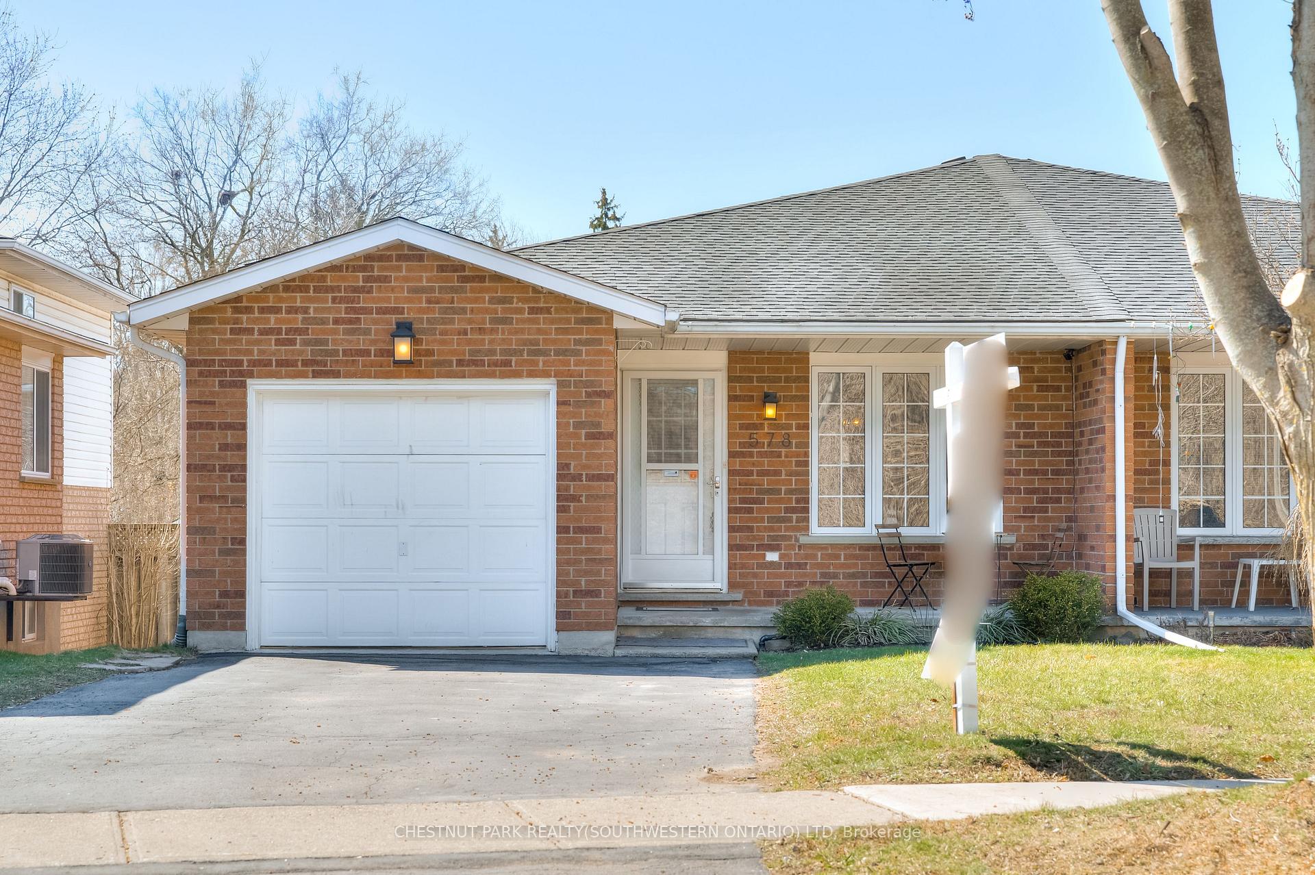 Photo 3 of 578 Old Huron Place, Kitchener — HOMEH