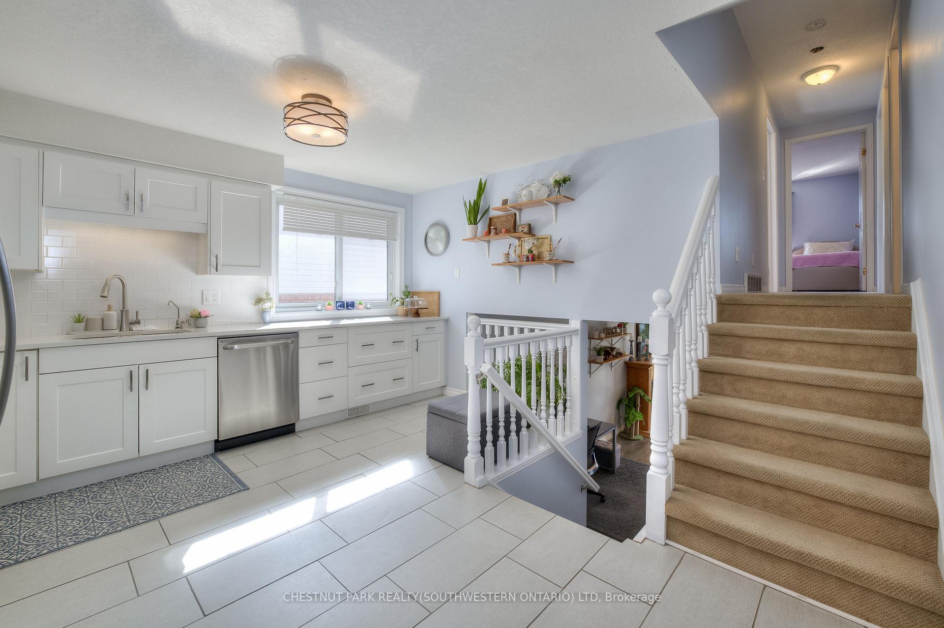 Photo 13 of 578 Old Huron Place, Kitchener — HOMEH