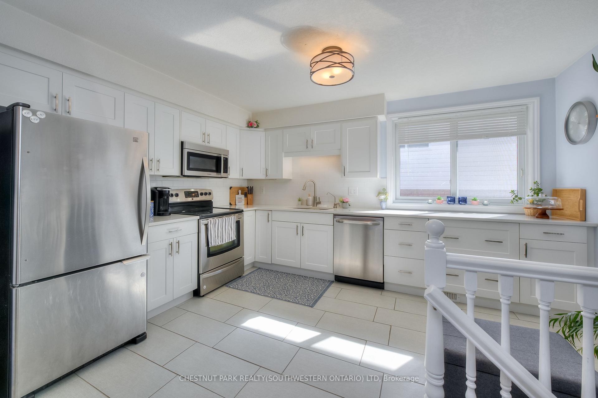 Photo 14 of 578 Old Huron Place, Kitchener — HOMEH