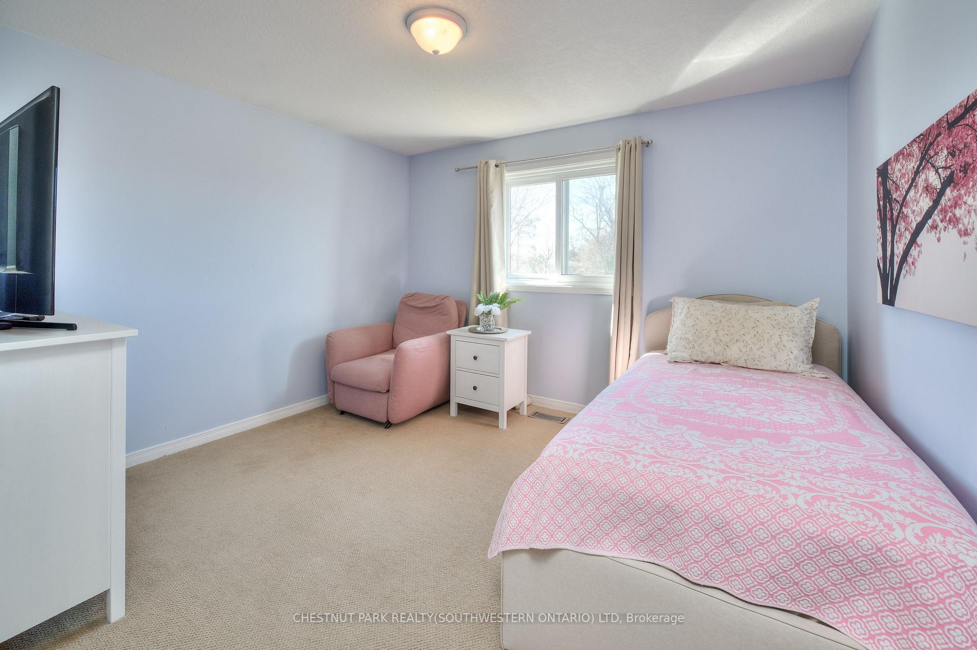 Photo 19 of 578 Old Huron Place, Kitchener — HOMEH