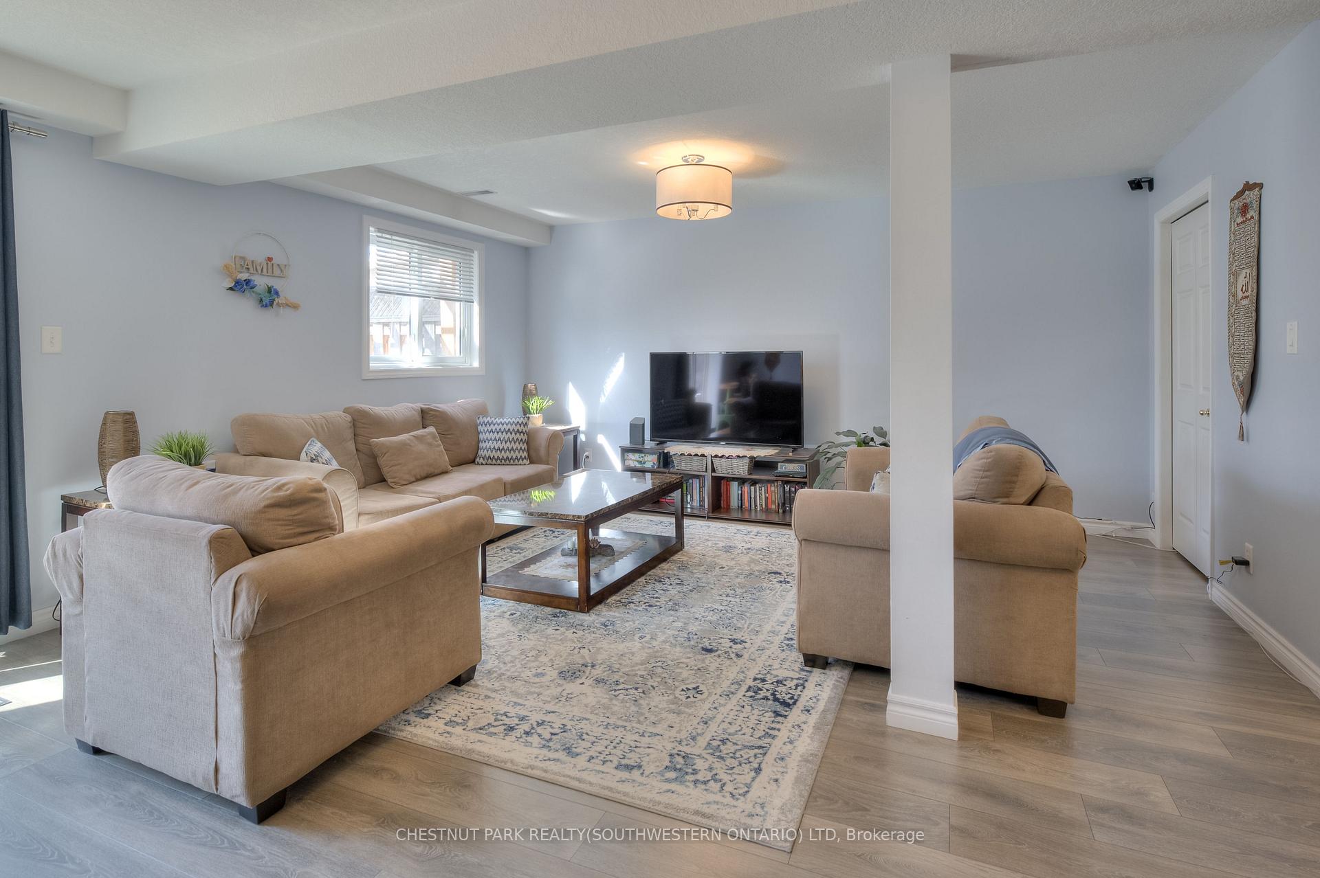 Photo 27 of 578 Old Huron Place, Kitchener — HOMEH