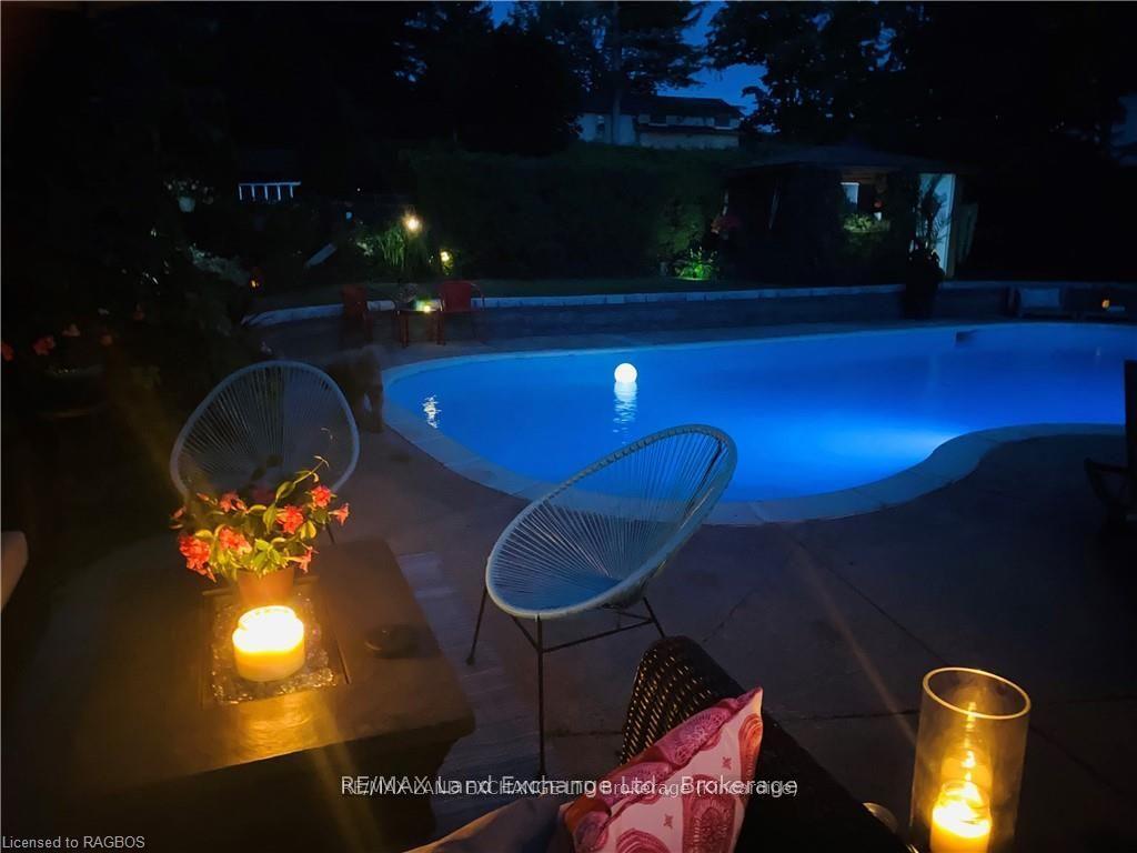 Photo 5 of 1091 Queen Street, Kincardine — HOMEH