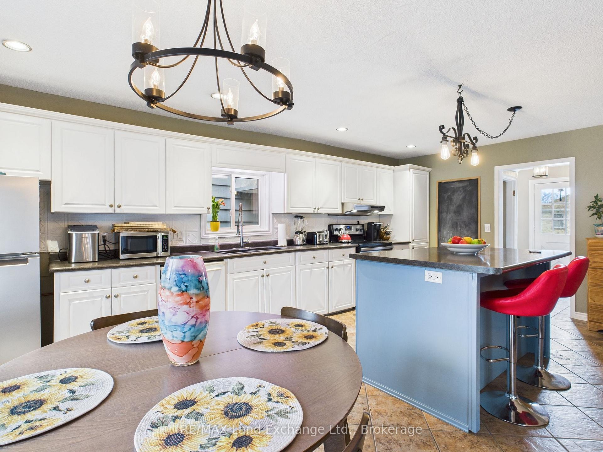 Photo 13 of 1091 Queen Street, Kincardine — HOMEH