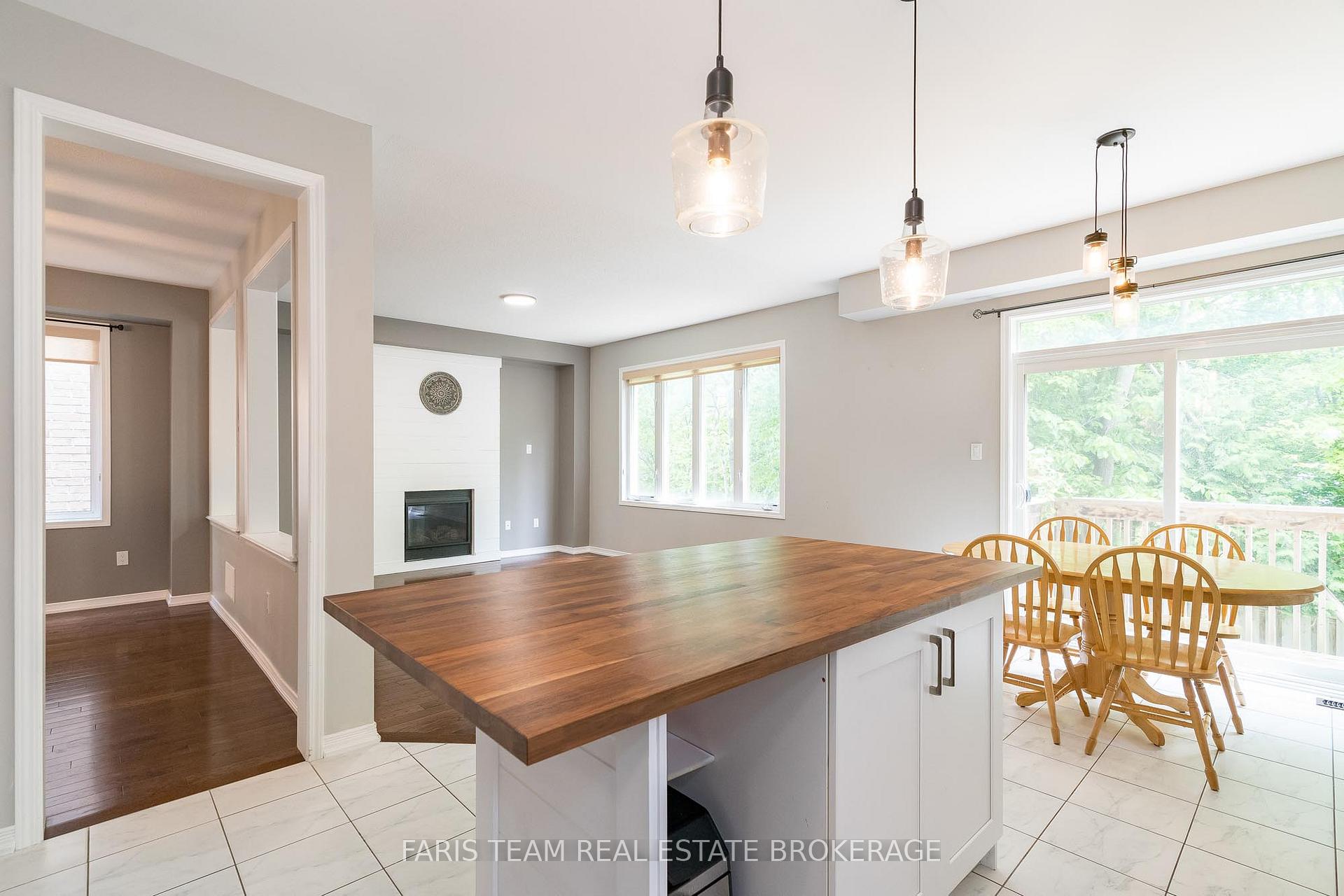 Photo 7 of 1025 Abram Court, Innisfil, Alcona — HOMEH