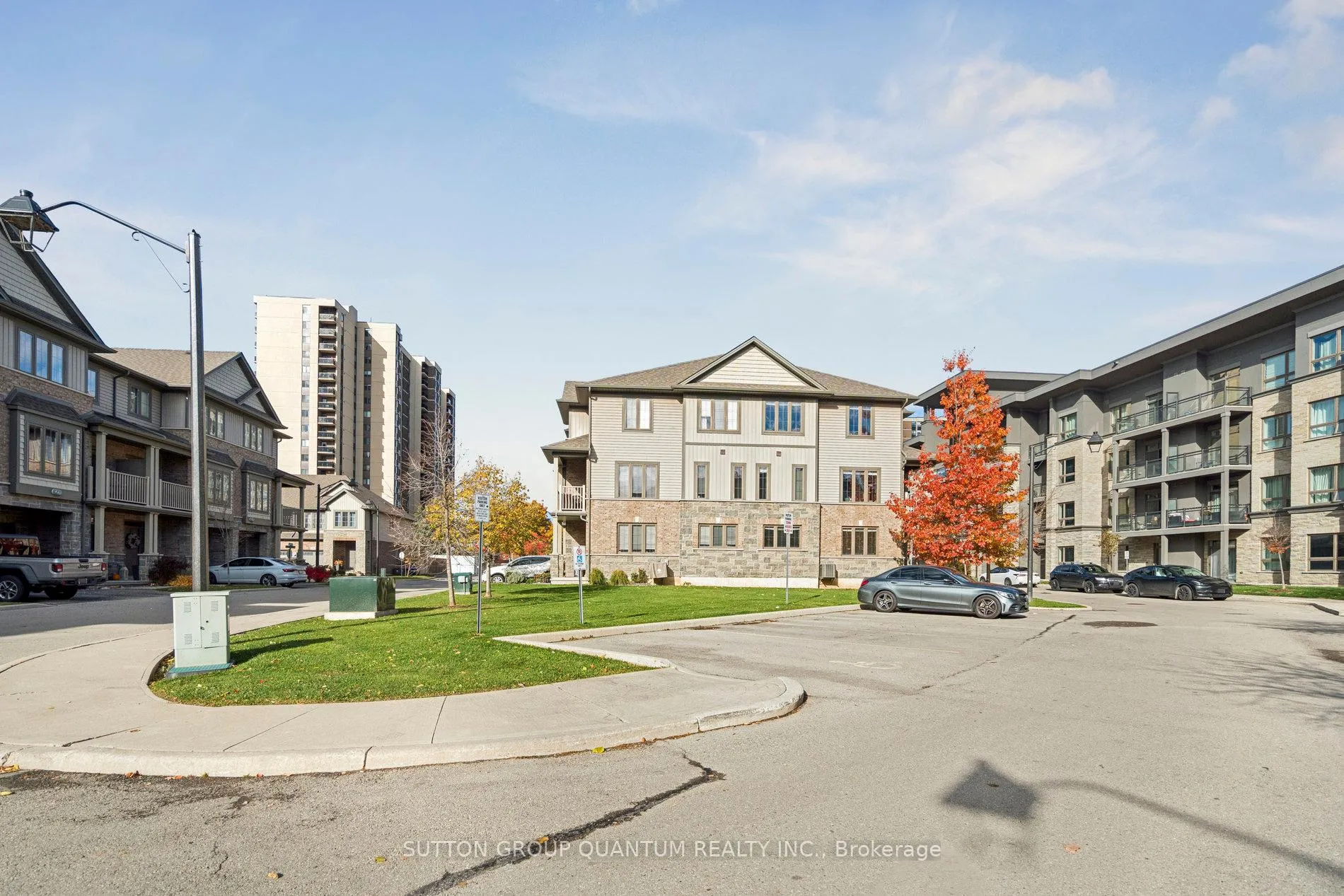 Photo 2 of 18 Lakefront Drive, Hamilton, Lakeshore — HOMEH