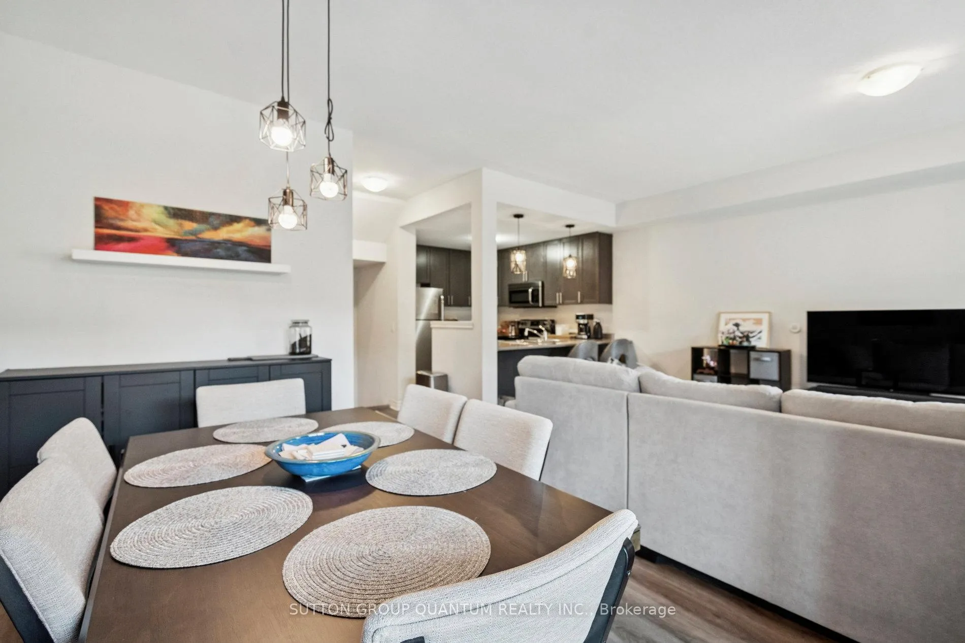 Photo 12 of 18 Lakefront Drive, Hamilton, Lakeshore — HOMEH