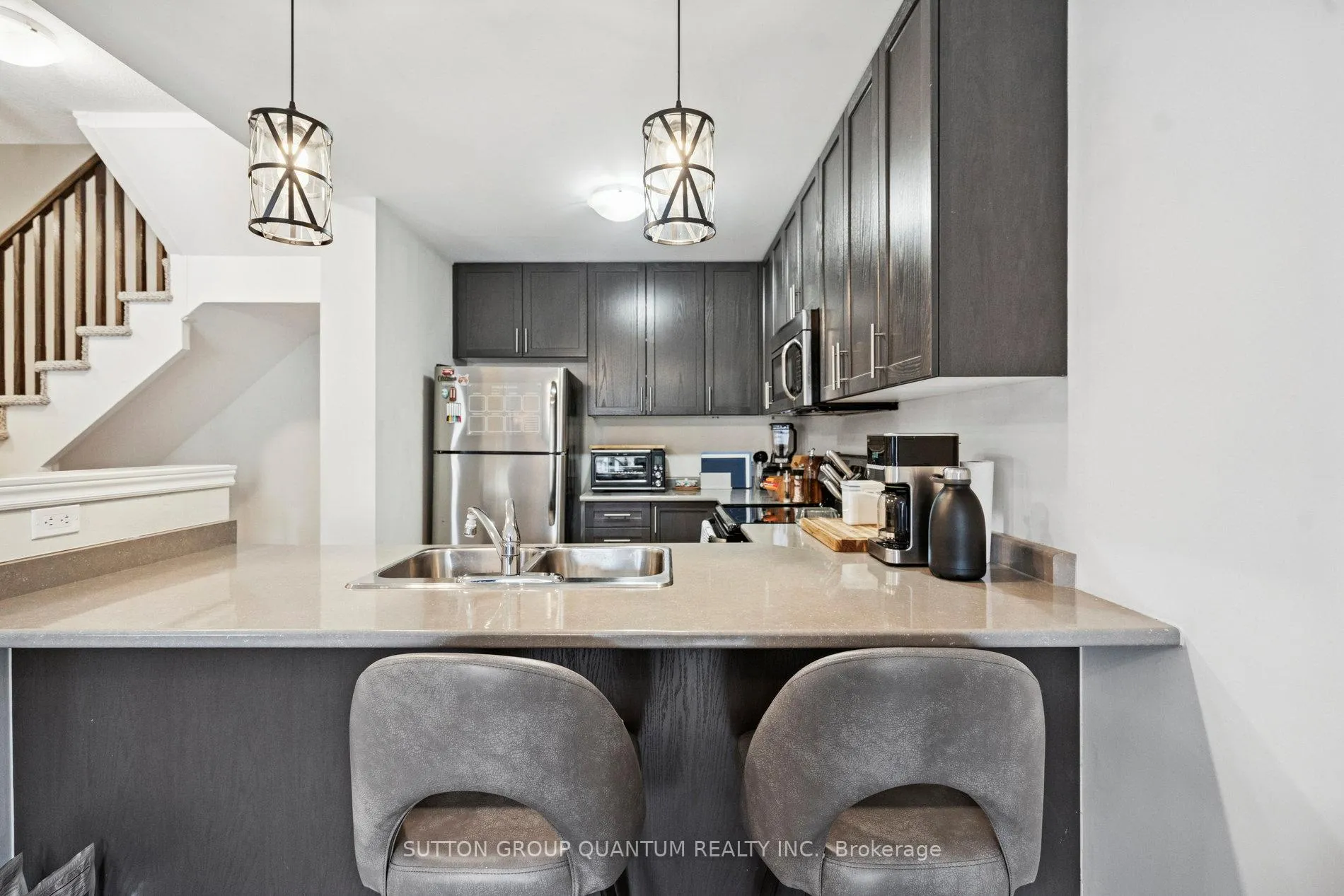 Photo 14 of 18 Lakefront Drive, Hamilton, Lakeshore — HOMEH