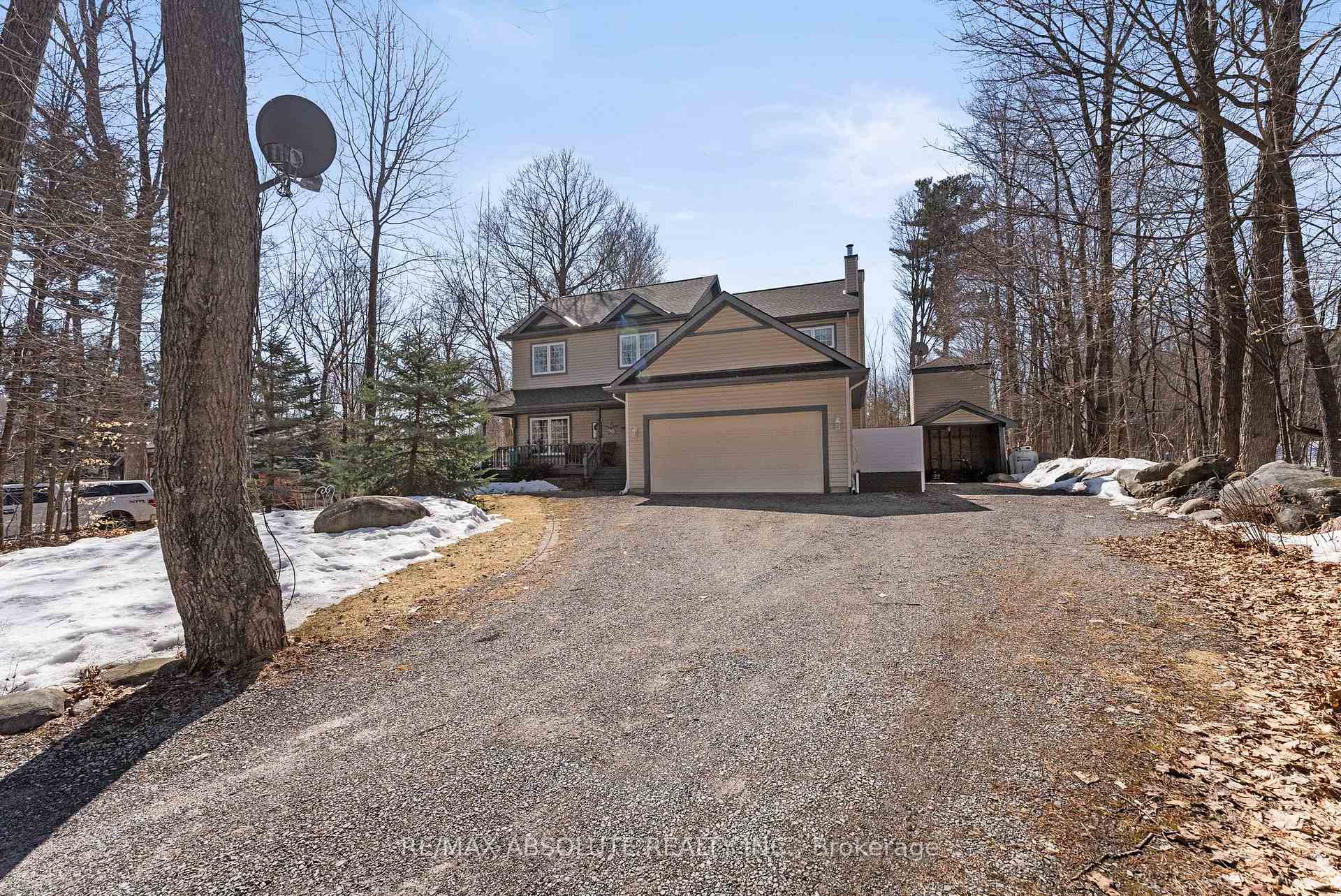 Photo 2 of 803 McKenzie Avenue, McNab/Braeside, Mcnab/Braeside Twps — HOMEH