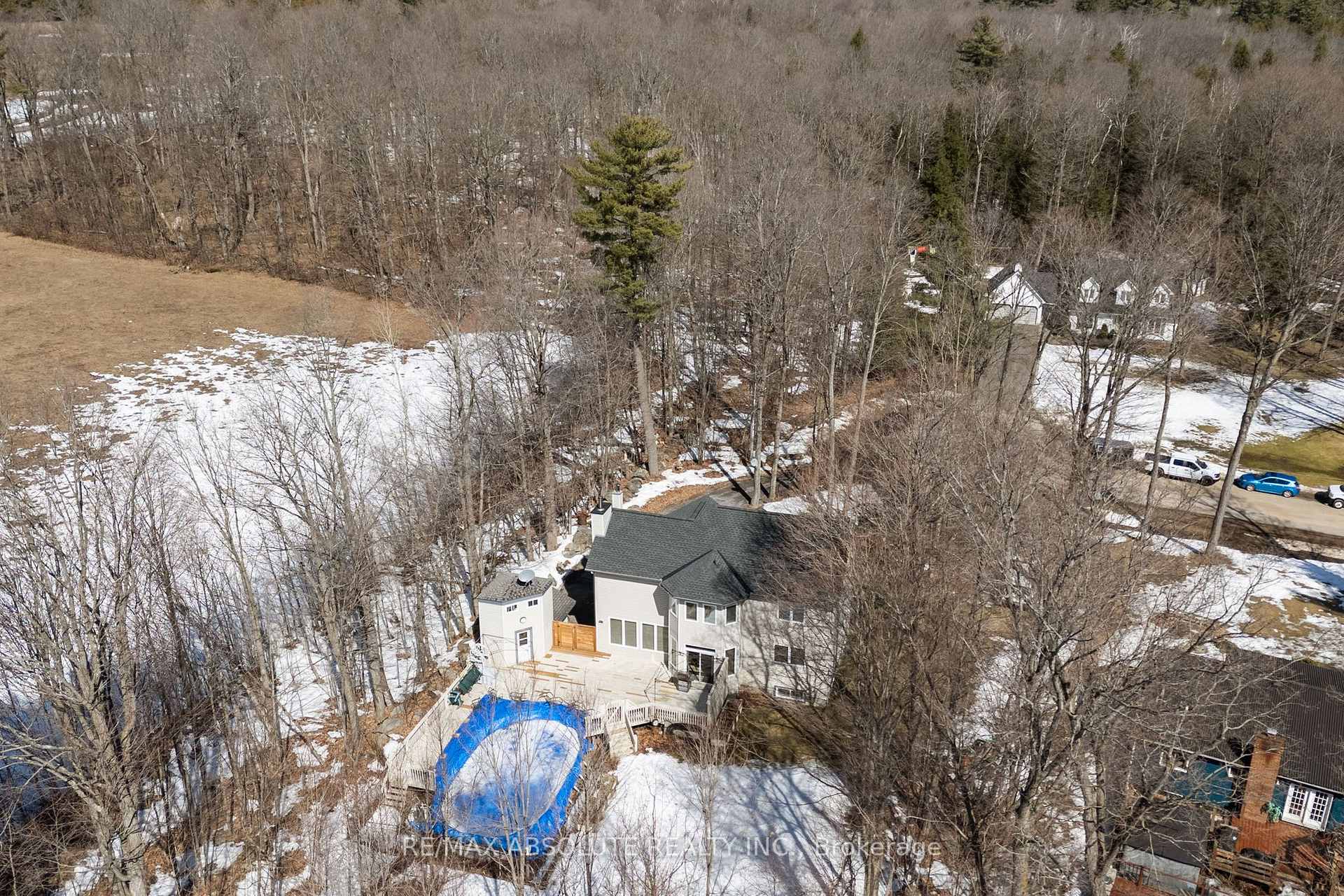 Photo 3 of 803 McKenzie Avenue, McNab/Braeside, Mcnab/Braeside Twps — HOMEH
