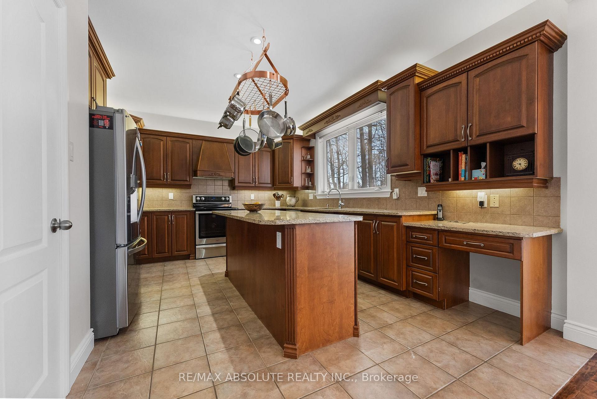 Photo 18 of 803 McKenzie Avenue, McNab/Braeside, Mcnab/Braeside Twps — HOMEH