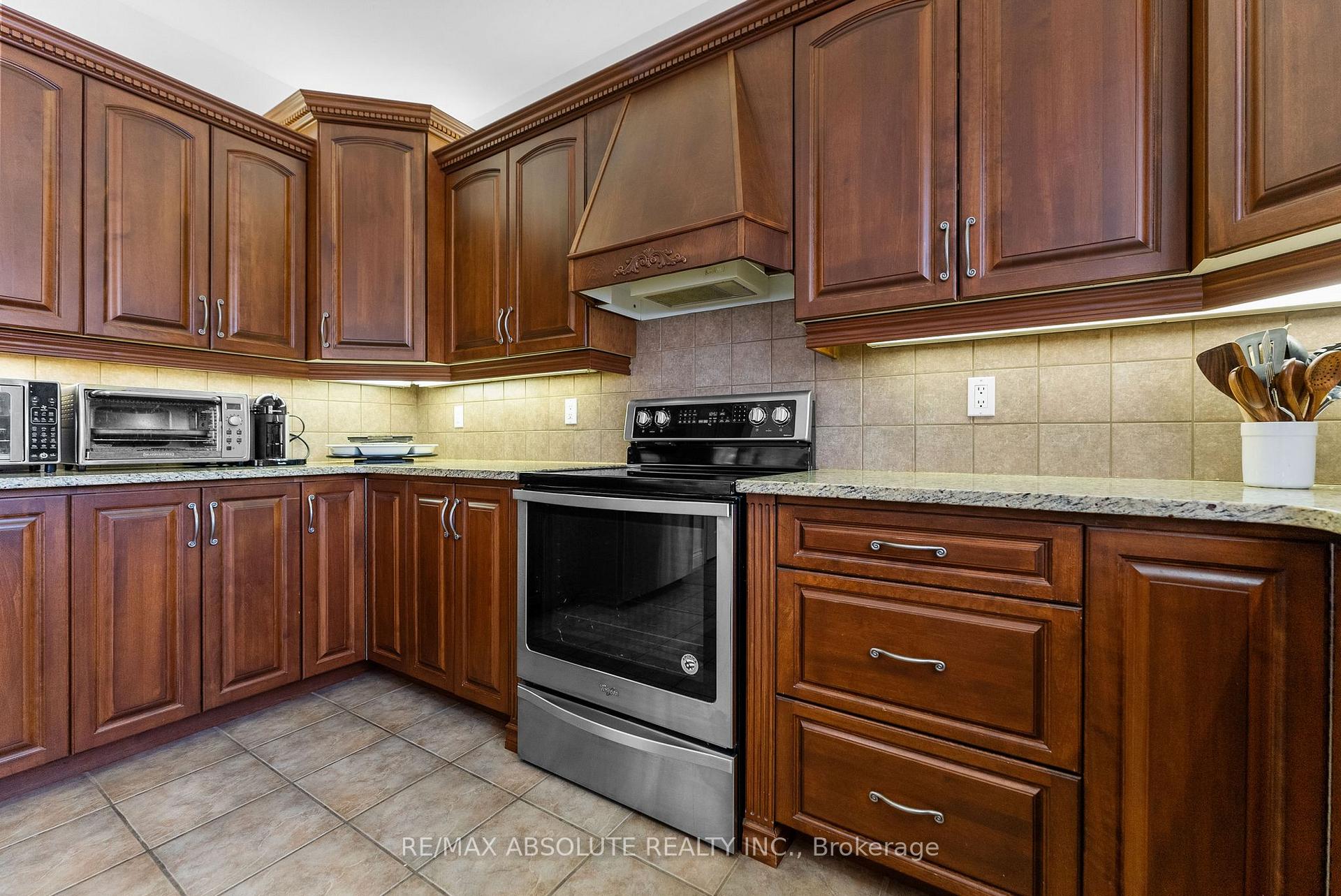 Photo 21 of 803 McKenzie Avenue, McNab/Braeside, Mcnab/Braeside Twps — HOMEH