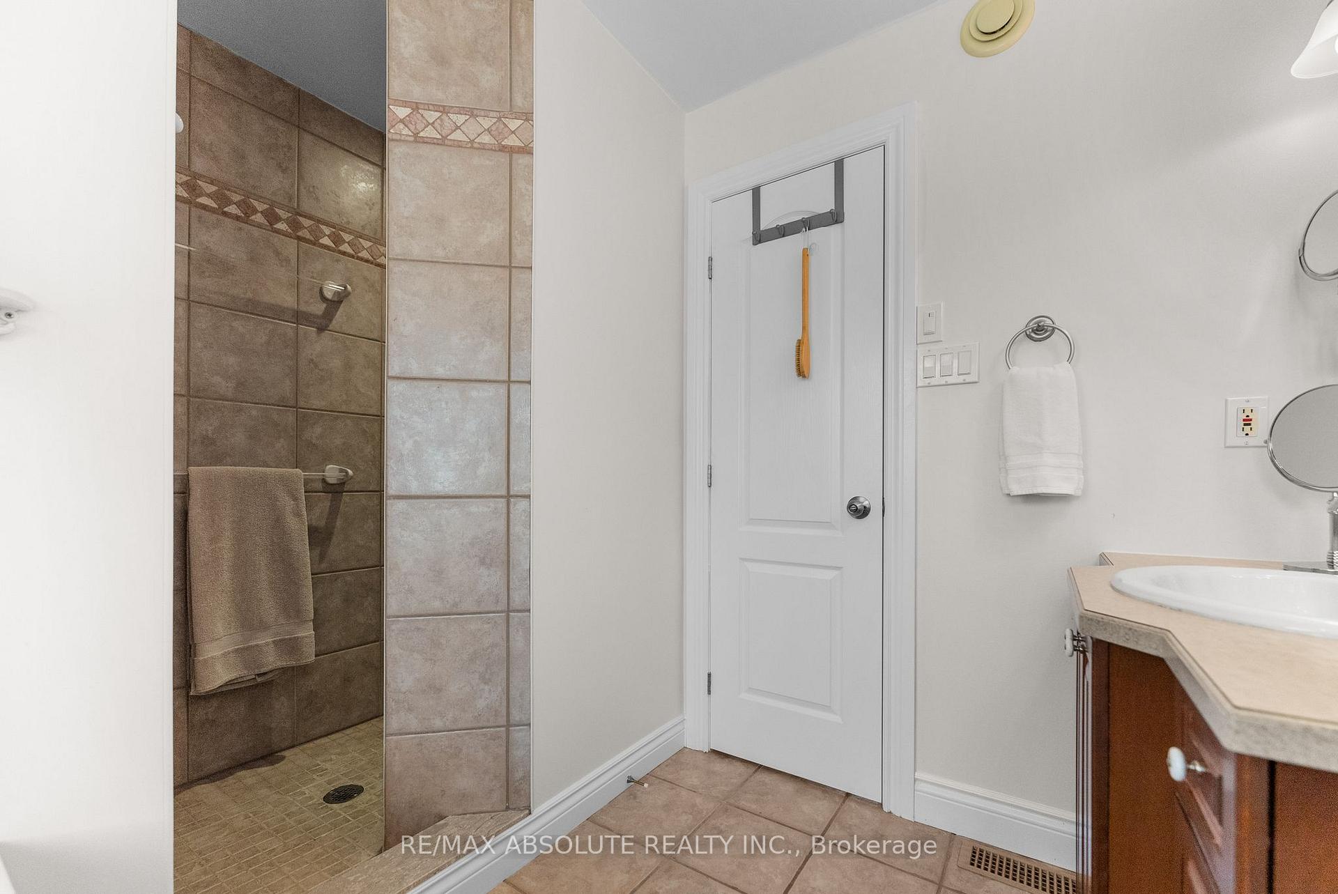 Photo 25 of 803 McKenzie Avenue, McNab/Braeside, Mcnab/Braeside Twps — HOMEH