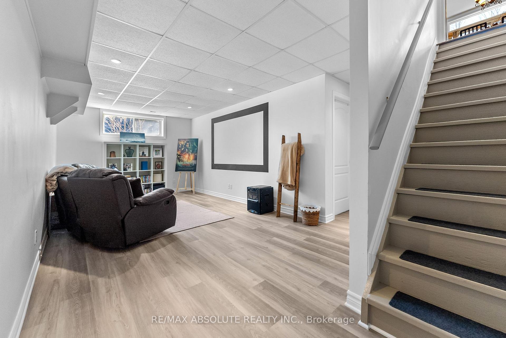 Photo 33 of 803 McKenzie Avenue, McNab/Braeside, Mcnab/Braeside Twps — HOMEH