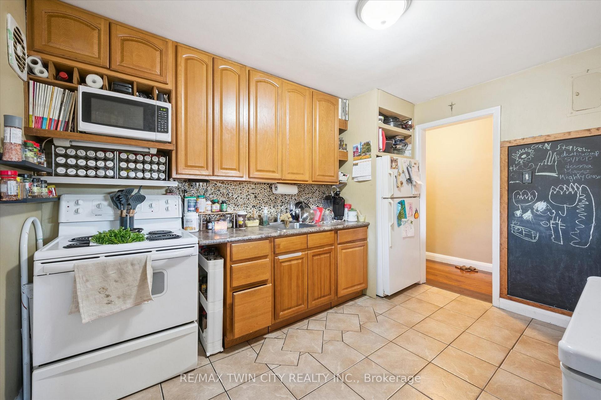 Photo 7 of 180 Becker Street, Kitchener — HOMEH