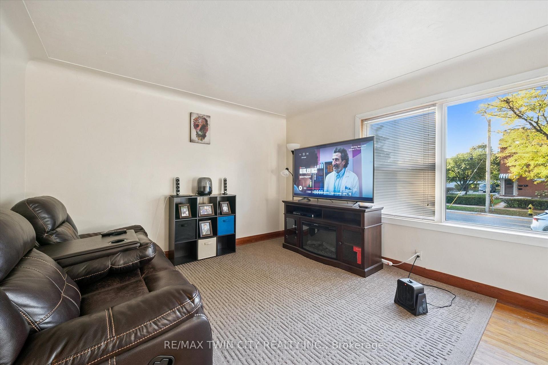 Photo 13 of 180 Becker Street, Kitchener — HOMEH