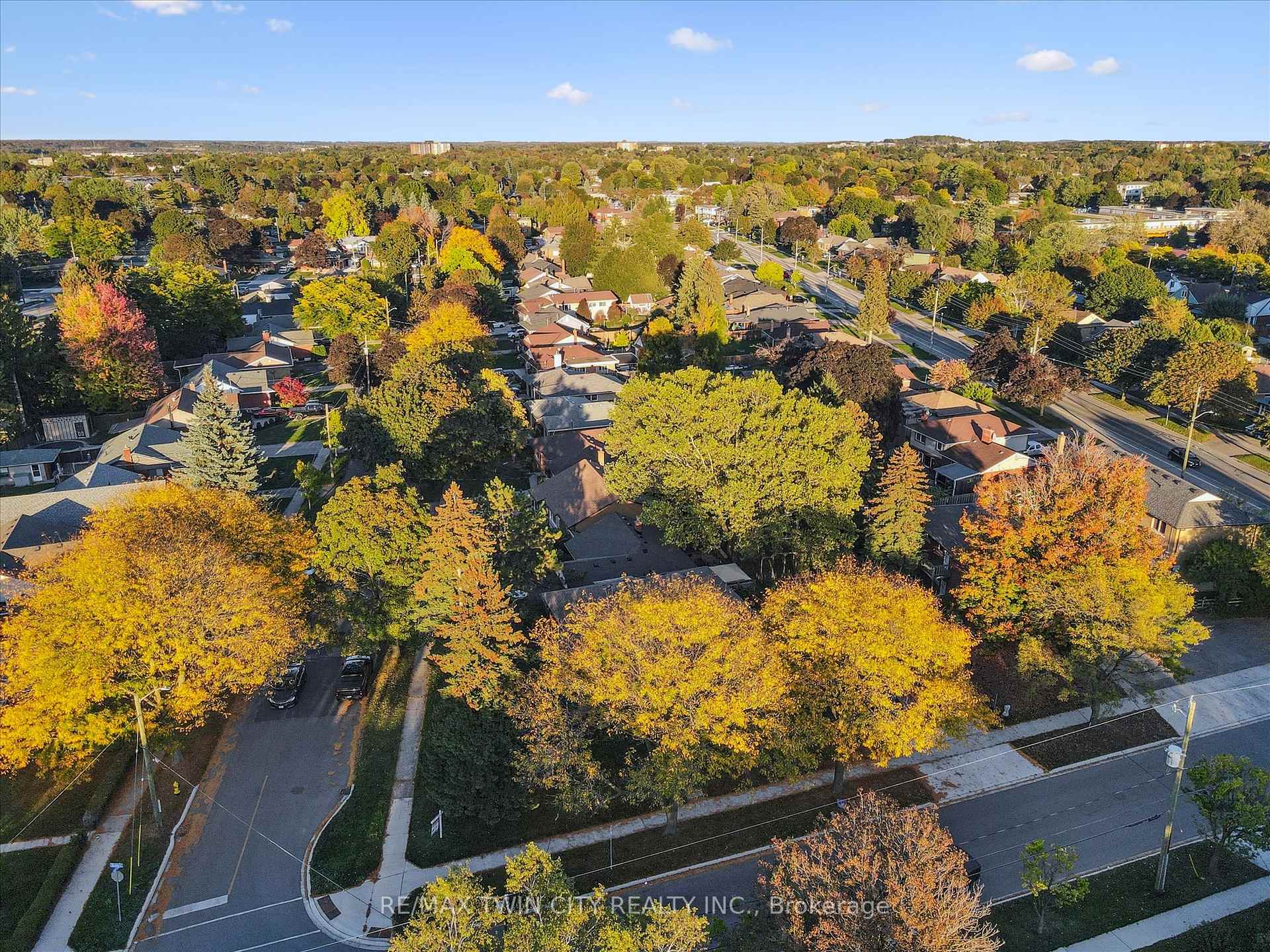 Photo 19 of 180 Becker Street, Kitchener — HOMEH