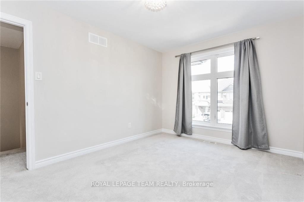 Photo 6 of 174 Shinny Avenue, Ottawa, Kanata - Emerald Meadows/Trailwest — HOMEH