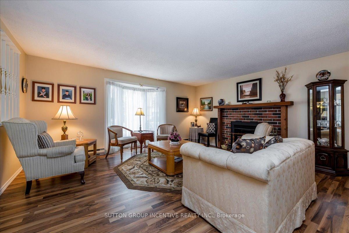 Photo 4 of 28 Linden Lane, Innisfil, Rural Innisfil — HOMEH