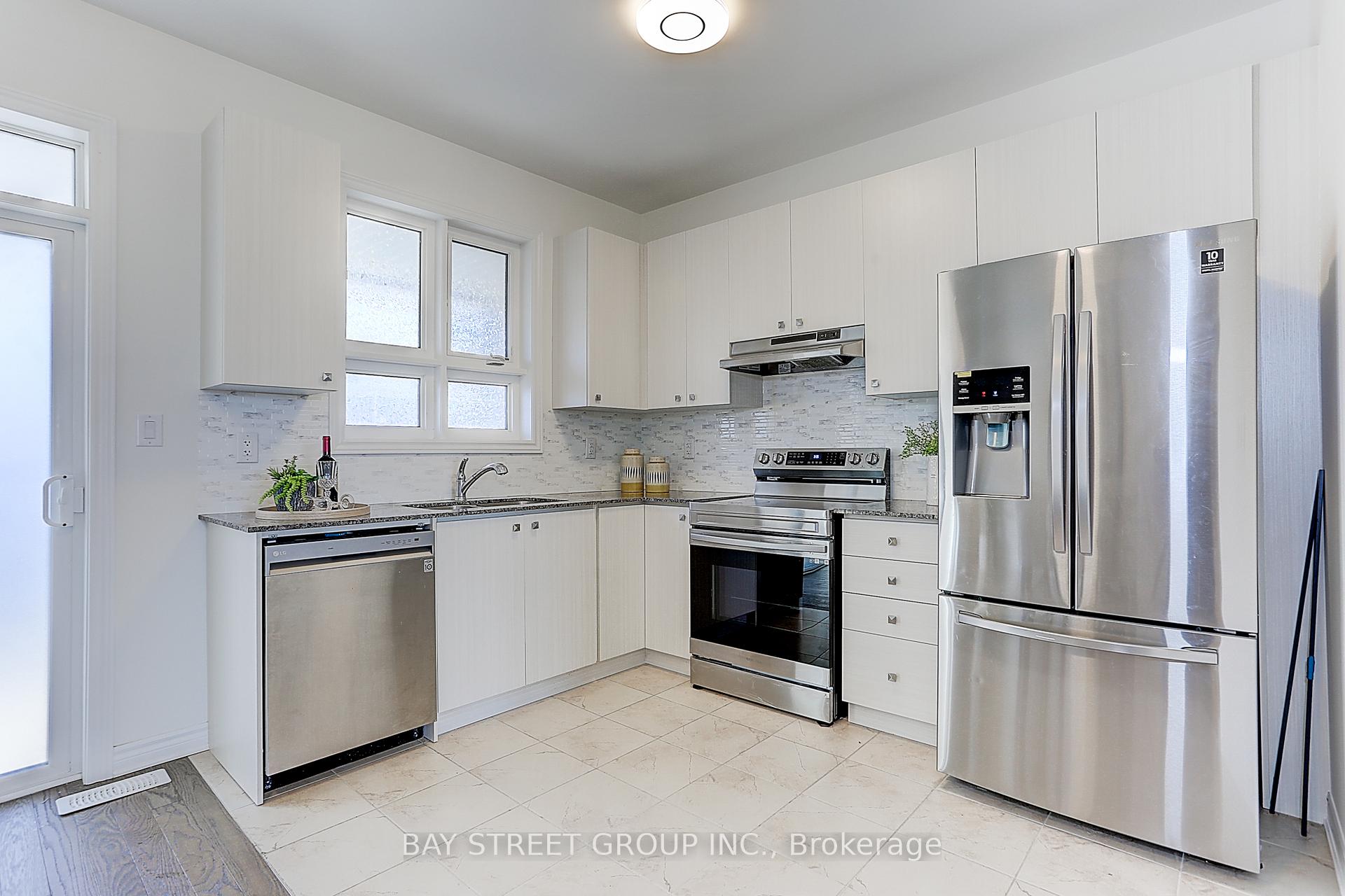 Photo 7 of 12 Chicago Lane, Markham, Wismer — HOMEH