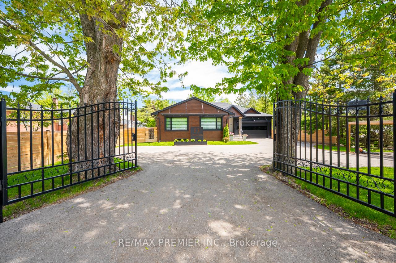 Photo 2 of 17 Chinook Drive, King, Nobleton — HOMEH