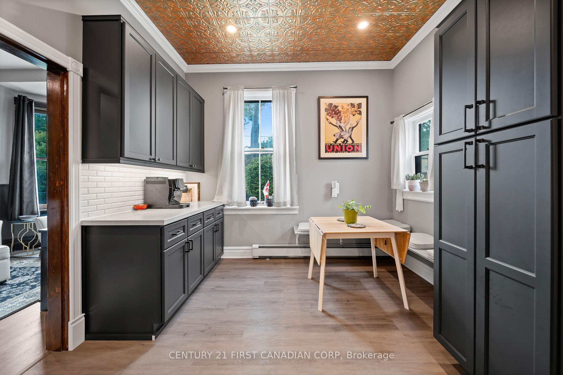 Photo 4 of 217 Waterloo Street, London, East K — HOMEH