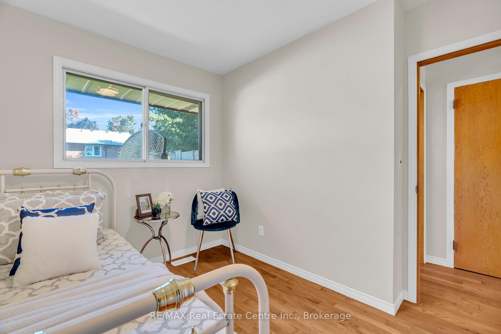 Photo 8 of 352 Vanier Drive, Kitchener — HOMEH