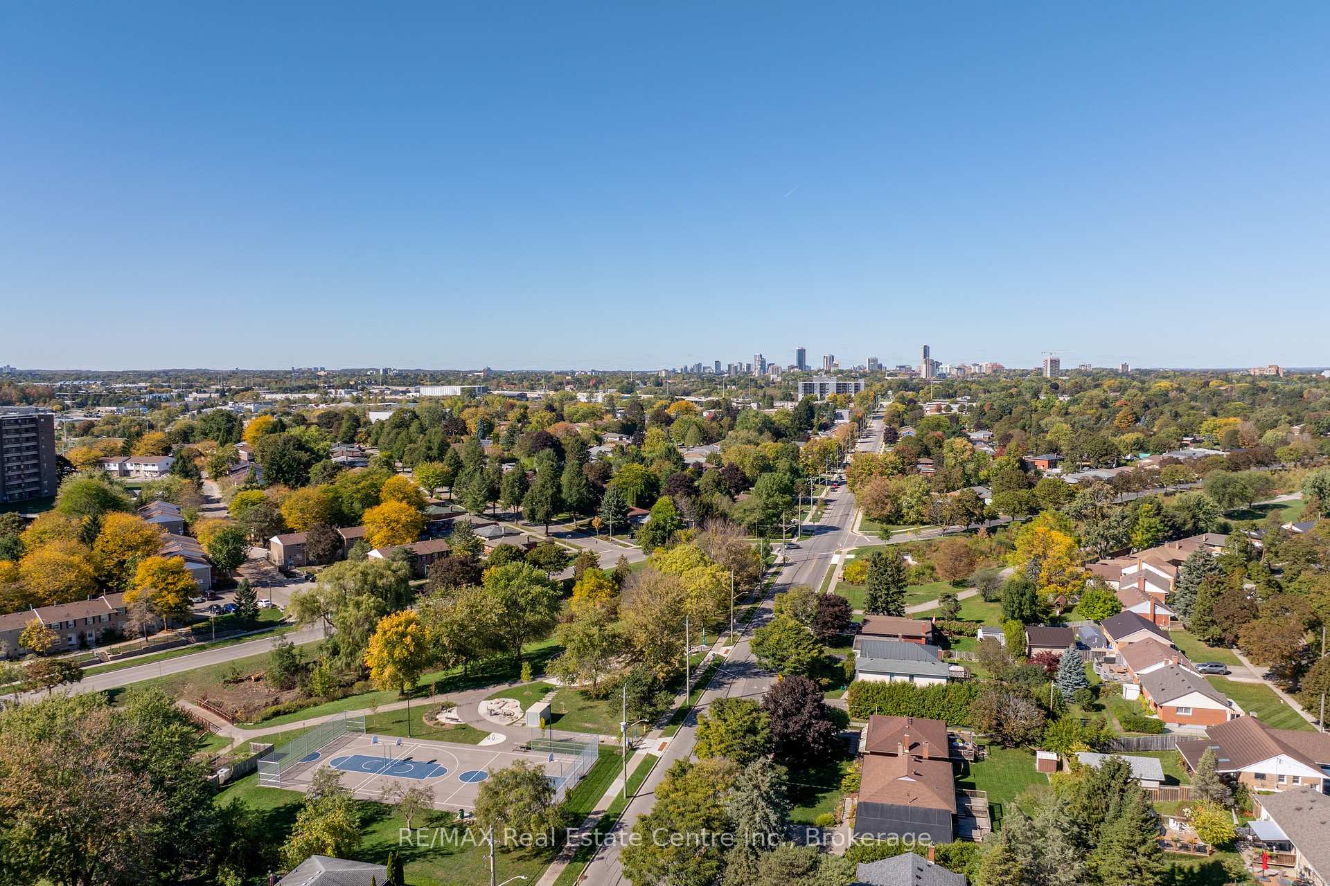 Photo 28 of 352 Vanier Drive, Kitchener — HOMEH