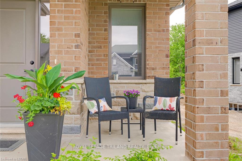 Photo 3 of 2129 Linkway Boulevard, London, South A — HOMEH