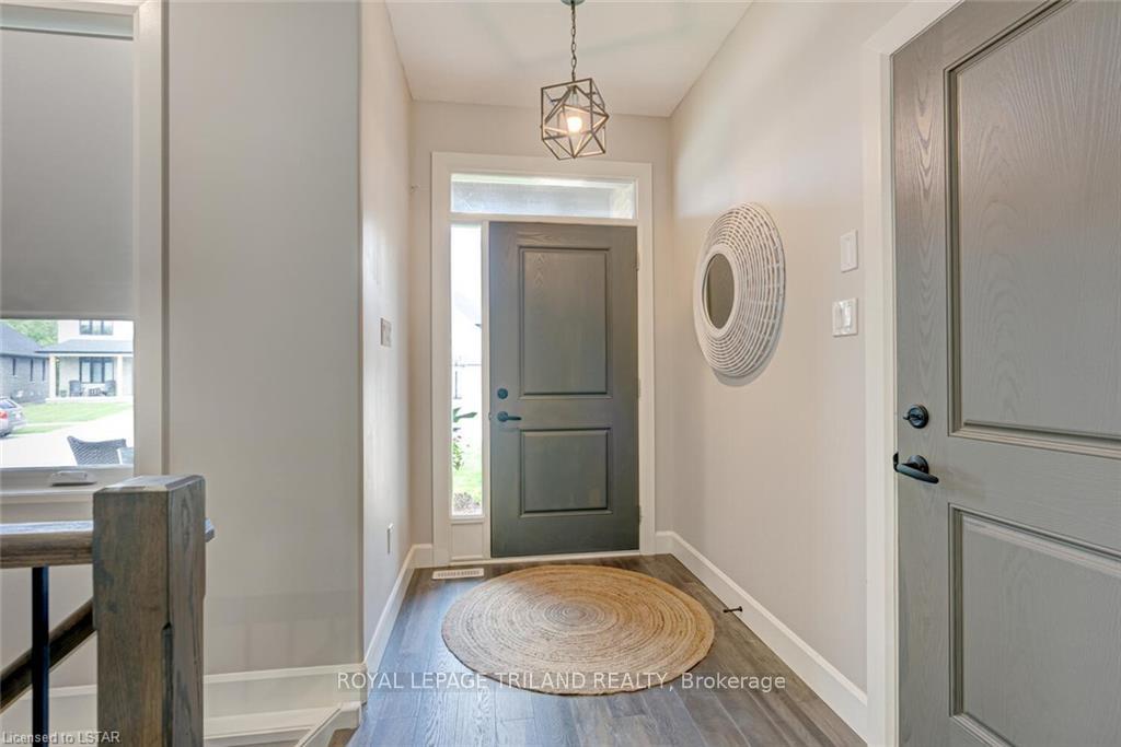 Photo 4 of 2129 Linkway Boulevard, London, South A — HOMEH
