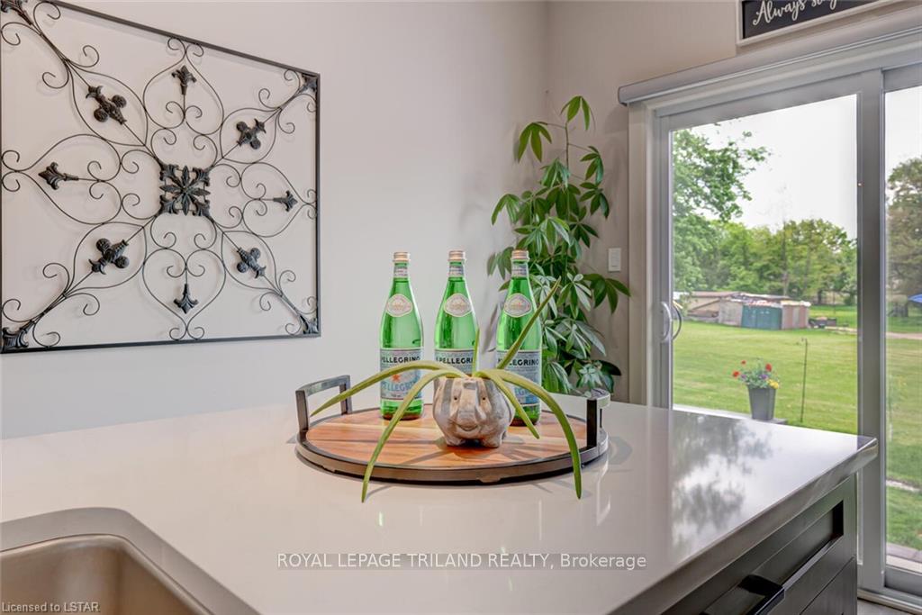 Photo 14 of 2129 Linkway Boulevard, London, South A — HOMEH