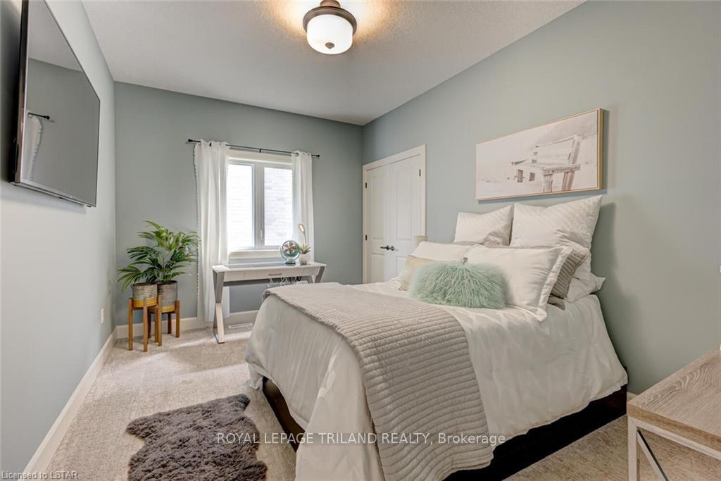 Photo 23 of 2129 Linkway Boulevard, London, South A — HOMEH