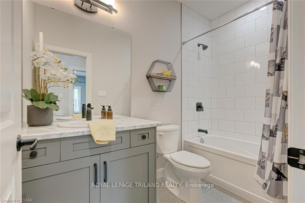 Photo 25 of 2129 Linkway Boulevard, London, South A — HOMEH