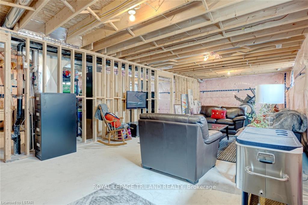 Photo 26 of 2129 Linkway Boulevard, London, South A — HOMEH