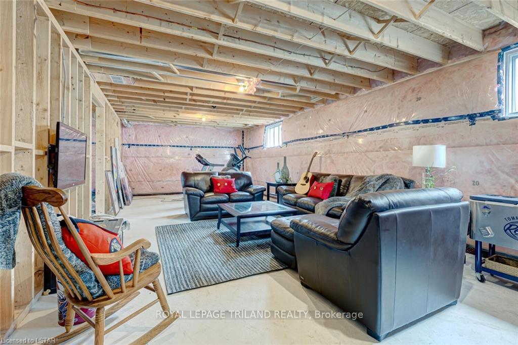 Photo 27 of 2129 Linkway Boulevard, London, South A — HOMEH