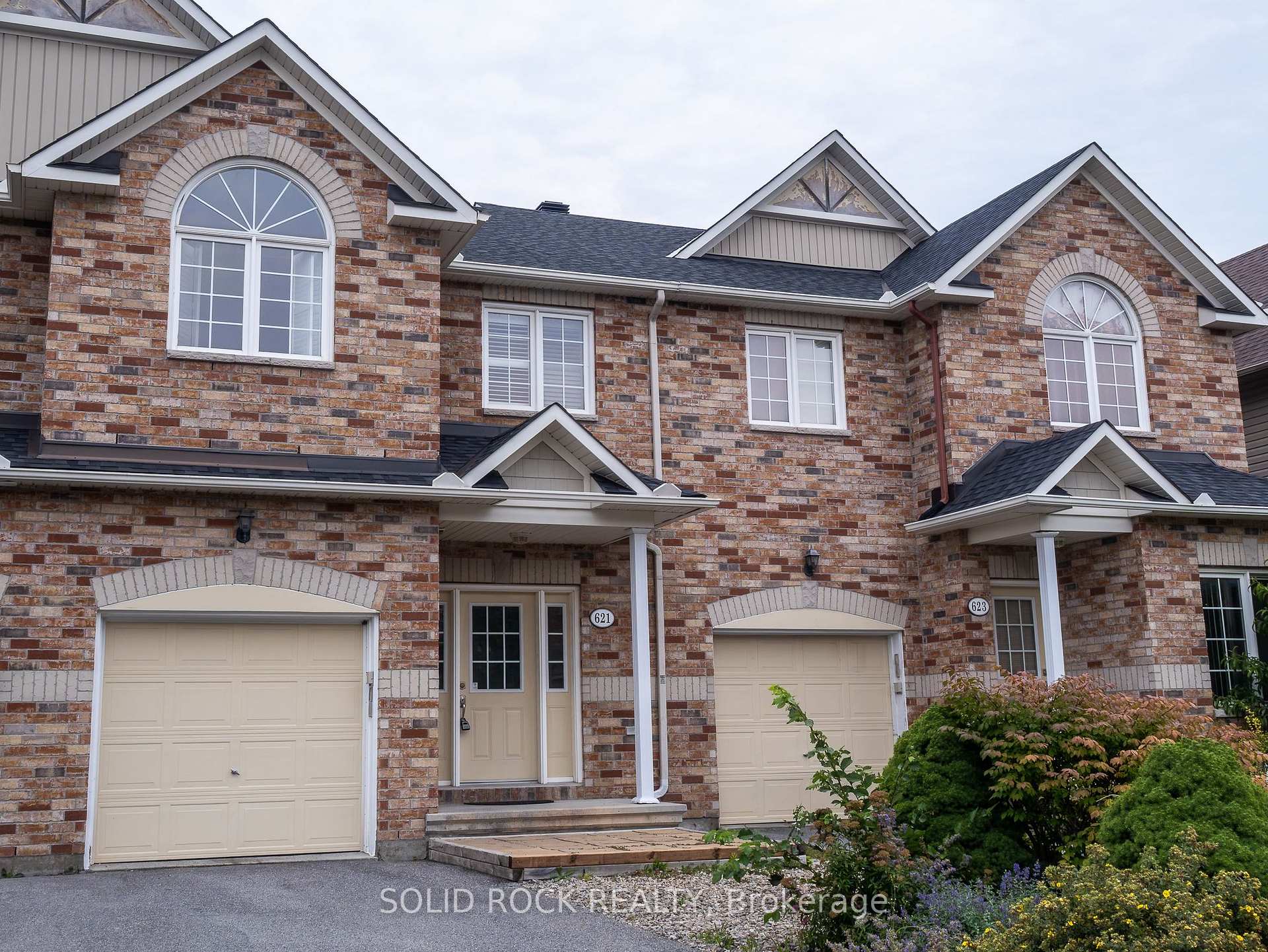 Photo 1 of 621 Braecreek Avenue, Ottawa, Kanata - Morgan's Grant/South March — HOMEH