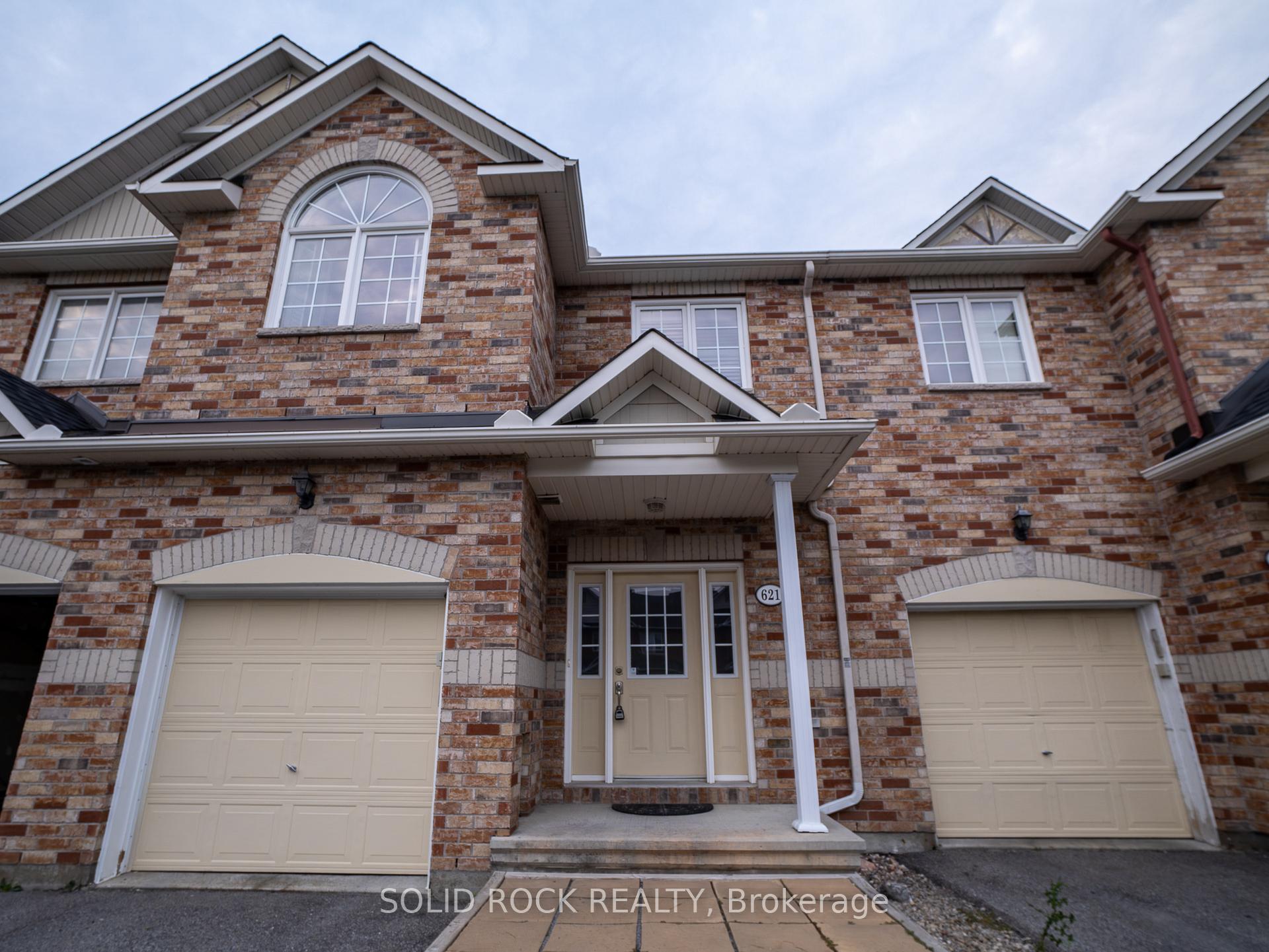 Photo 2 of 621 Braecreek Avenue, Ottawa, Kanata - Morgan's Grant/South March — HOMEH