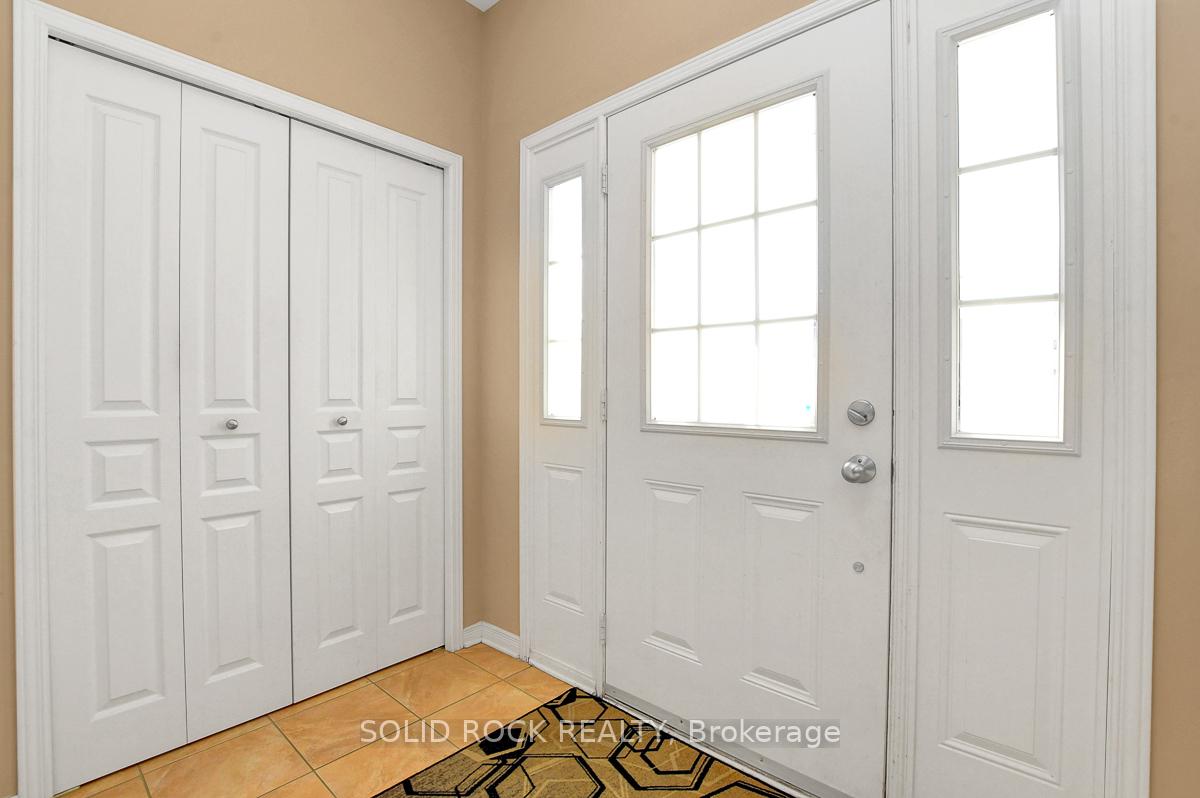 Photo 3 of 621 Braecreek Avenue, Ottawa, Kanata - Morgan's Grant/South March — HOMEH