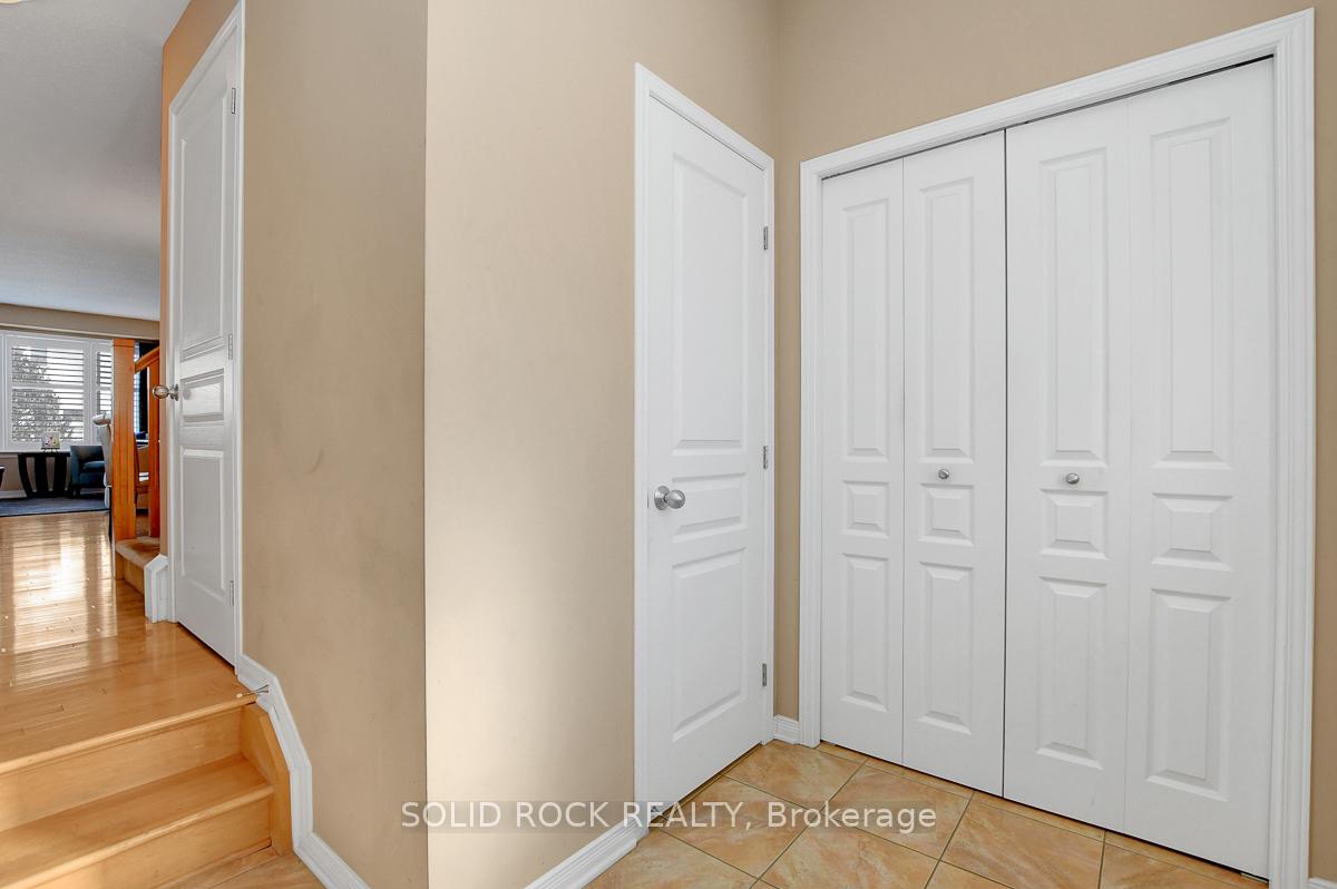 Photo 4 of 621 Braecreek Avenue, Ottawa, Kanata - Morgan's Grant/South March — HOMEH